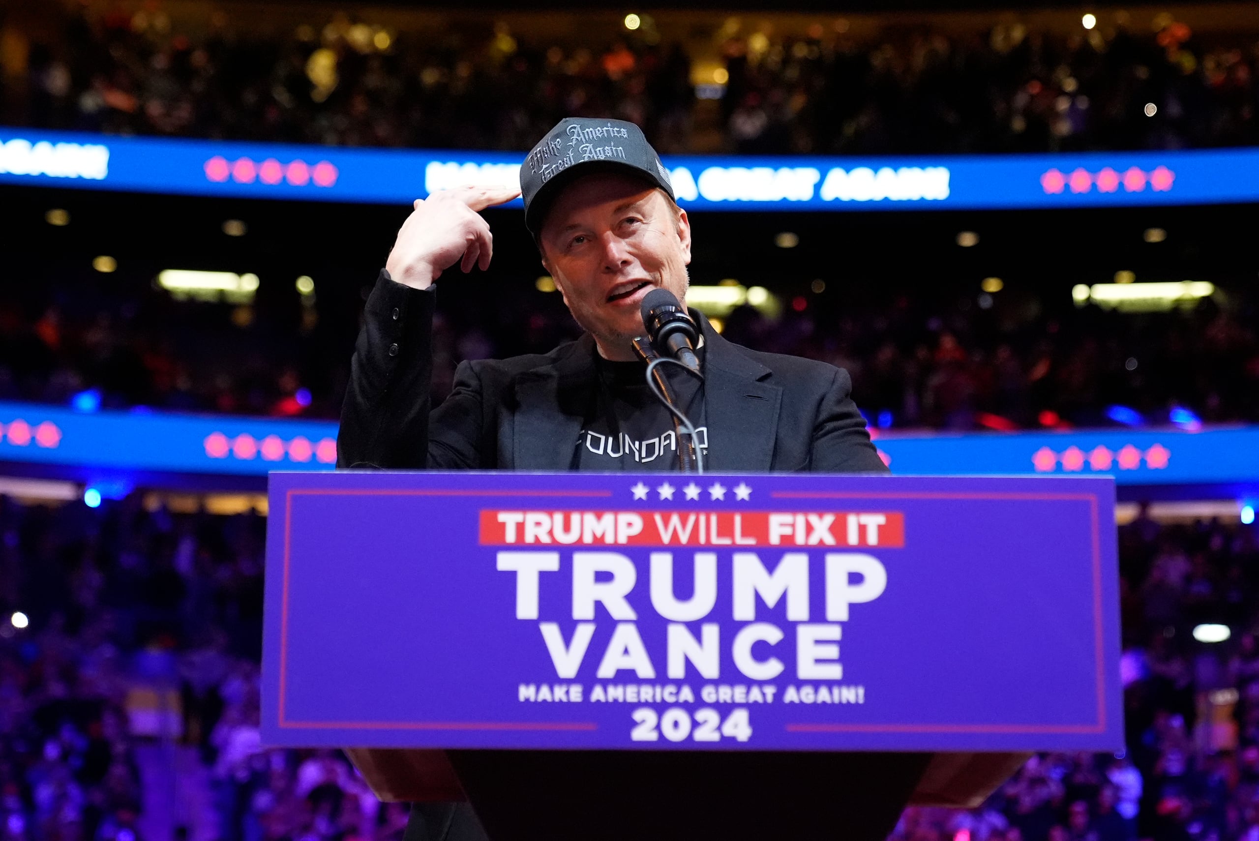 Elon Musk habla en el evento de campaña a favor del candidato presidencial republicano Donald Trump en en Madison Square Garden de Nueva York el 27 de octubre del 2024. (AP foto/Alex Brandon)