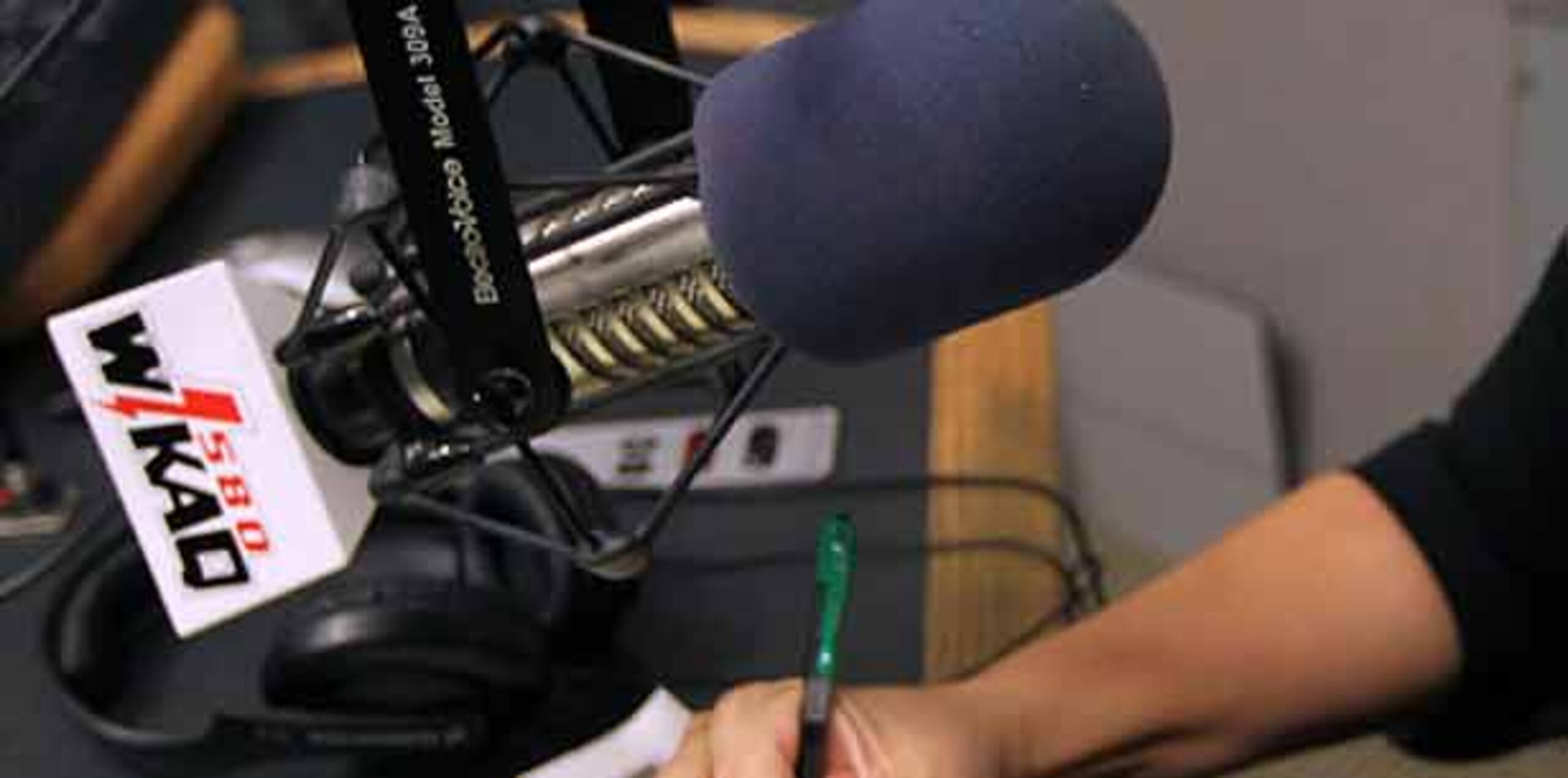 Las papeletas que se están utilizando en el simulacro electoral de WKAQ para la comisaría residente excluyen a la candidata del PPT, Mariana Nogales. (Archivo)