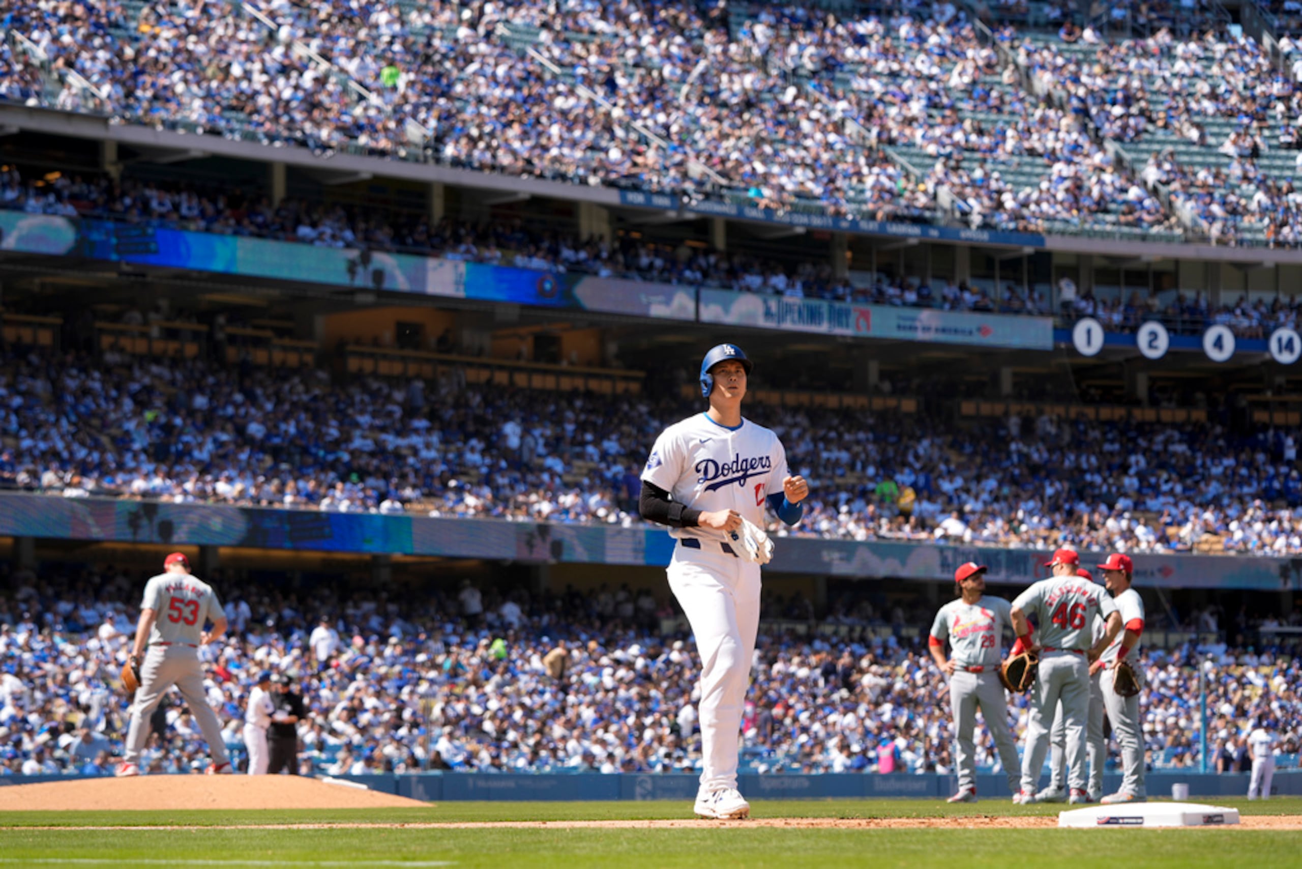 Shohei Ohtani, de los Dodgers de Los Ángeles se fue de 3-2 con una carrera anotada.