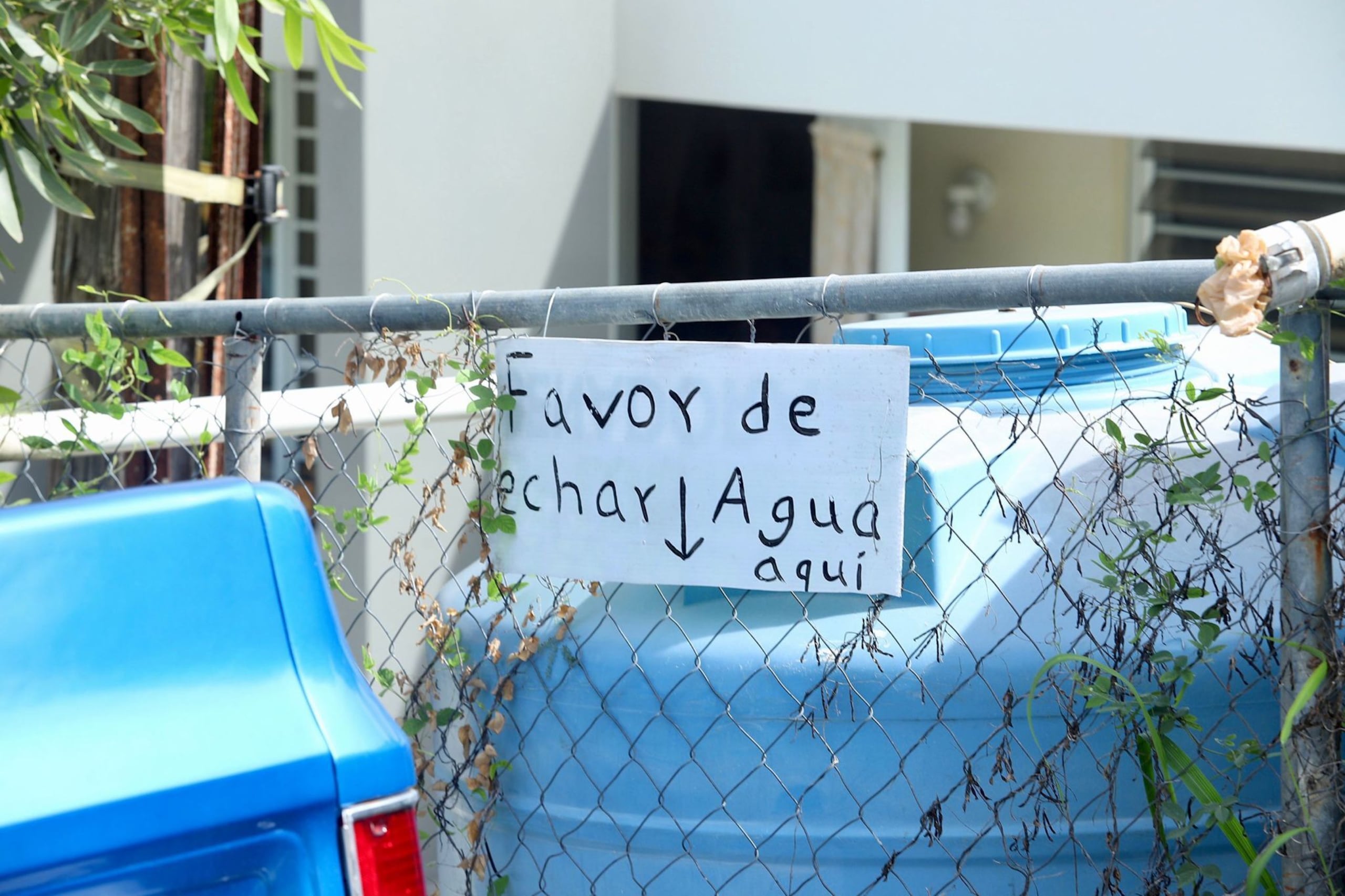El ejecutivo municipal explicó que la situación es tan grave que familias que tienen cisternas tuvieron que comprar nuevas debido al uso constante de las mismas.