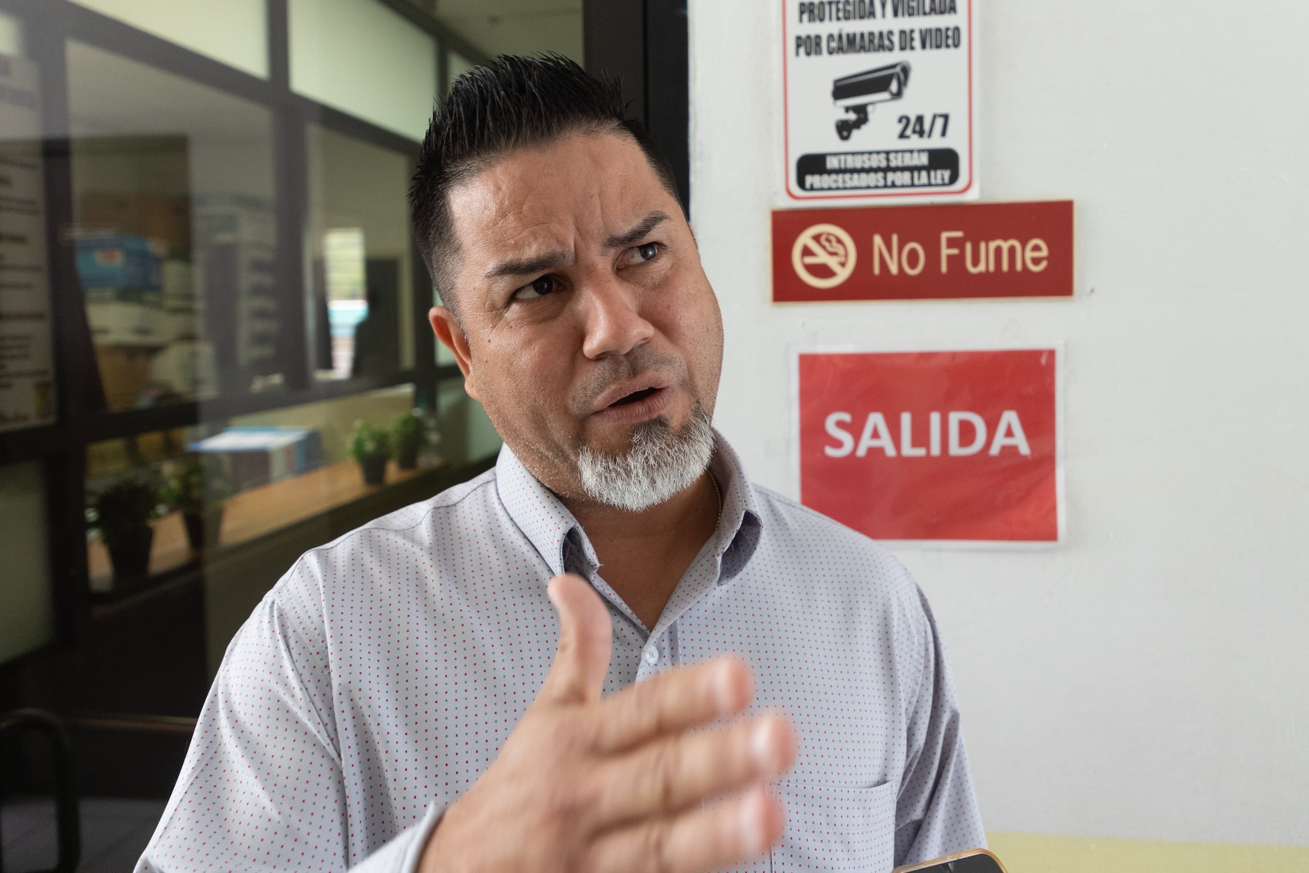 Leonardo Soto Rivera, auxiliar administrativo.
