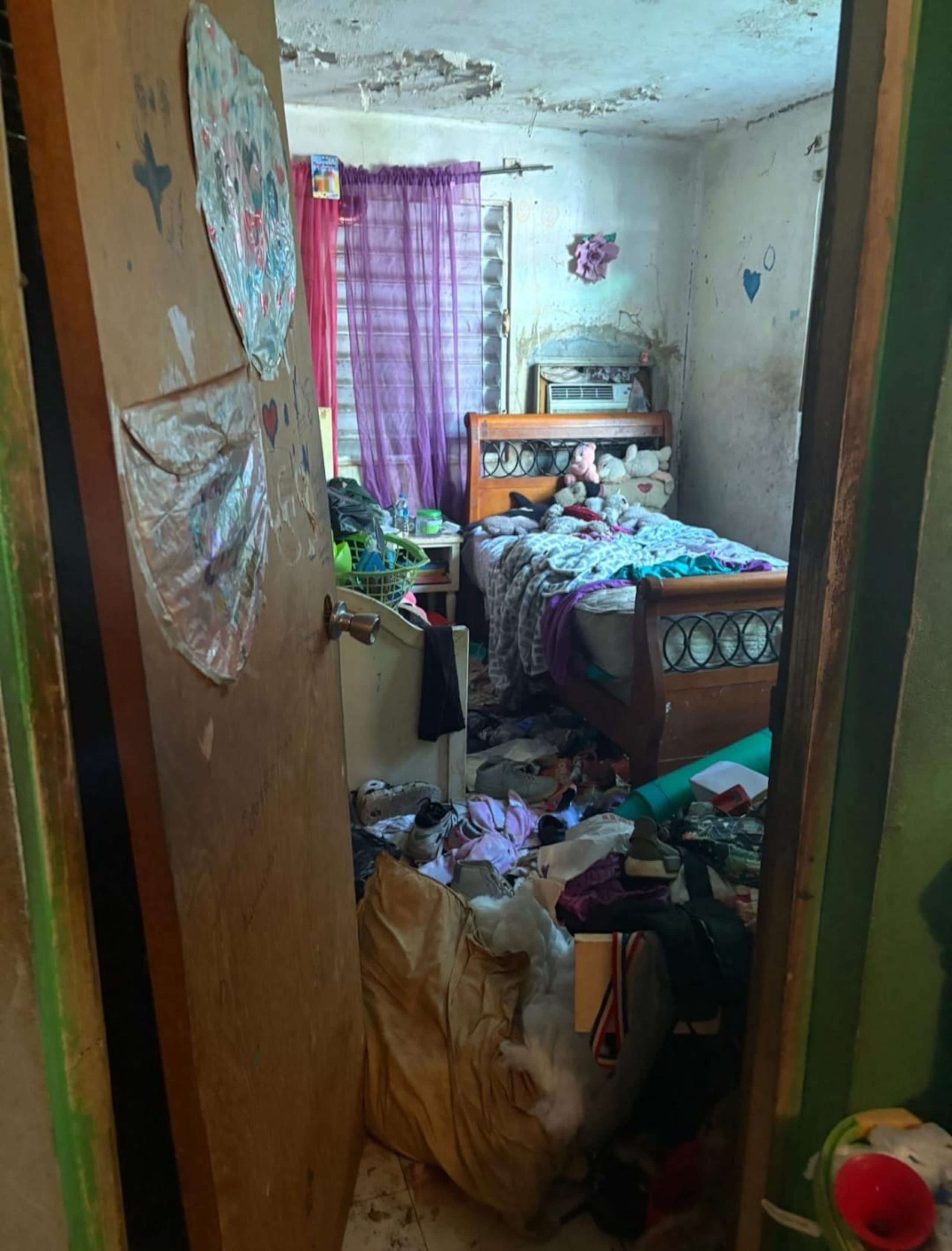 Las autoridades intervinieron con una familia en una residencia del sector Miñi Miñi, en Loíza tras un referido del Departamento de Educación.