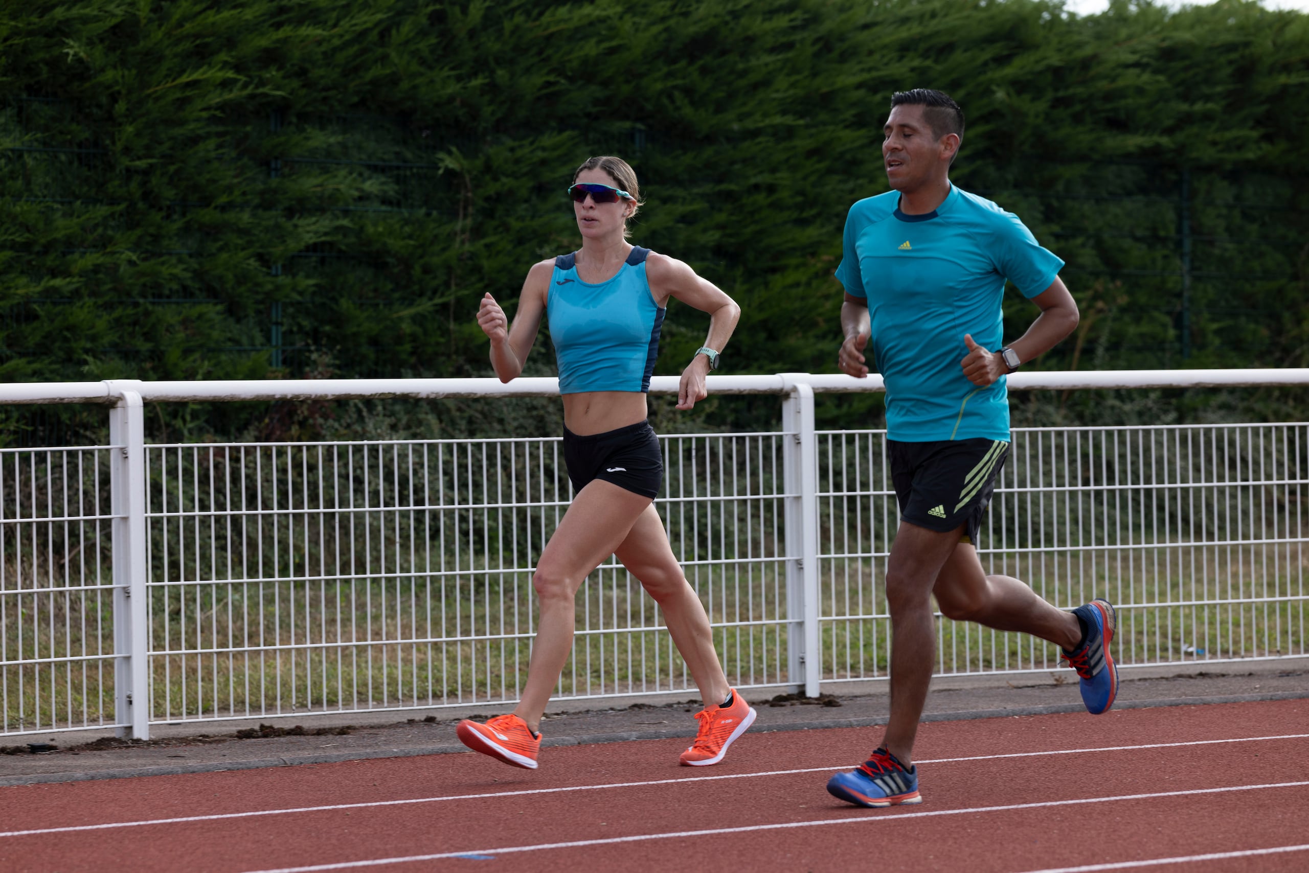 Rachelle de Orbeta hace una de sus sesiones de entrenamiento junto a su entrenador, el exmarchista colombiano José Fernando López.