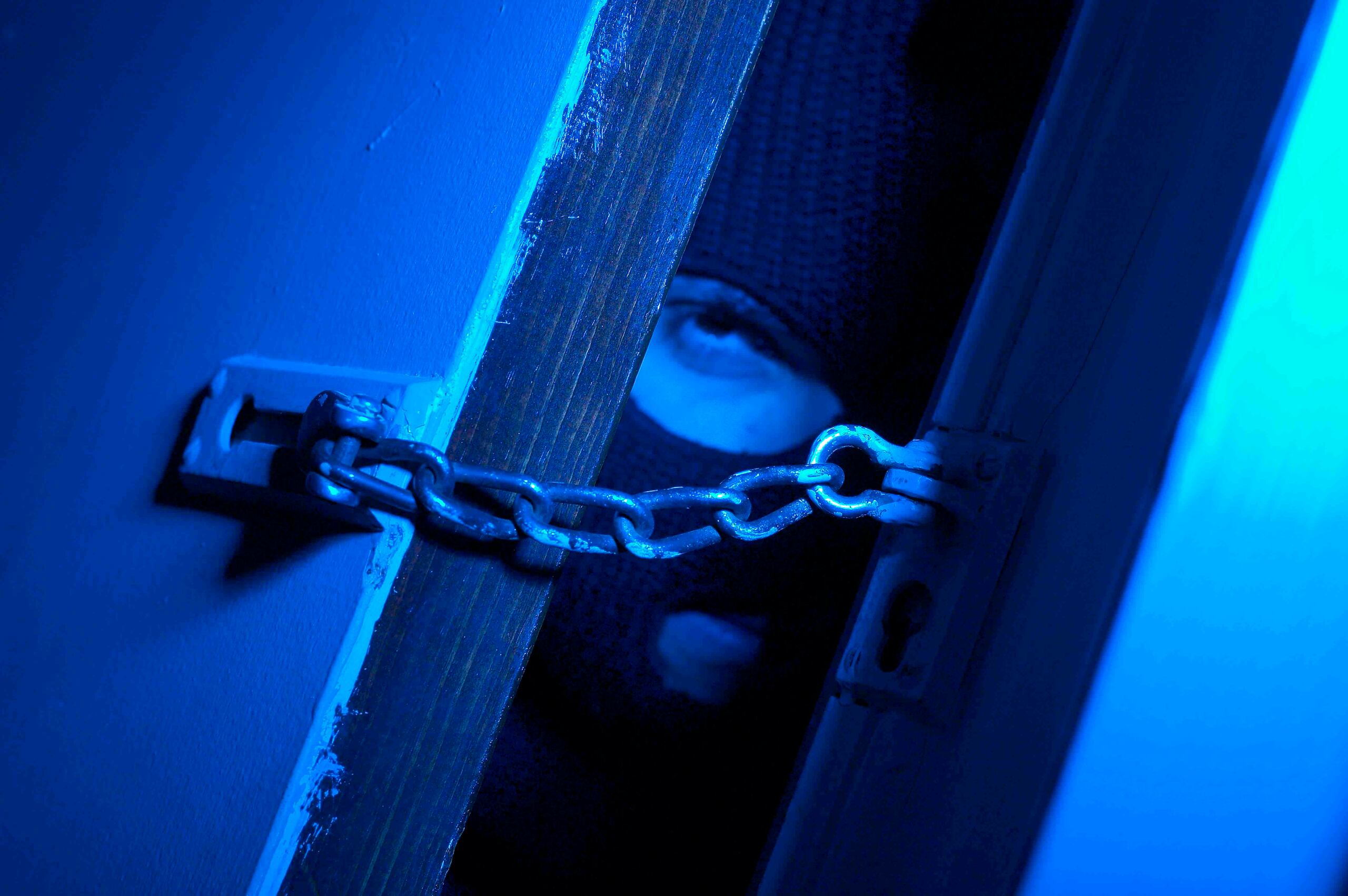 “Cuando el SWAT entró a la vivienda, cerca de las 10:00 p.m., encontraron a la señora arrinconada en una esquina, el lugar estaba desorganizado y había una puerta rota”, describió el agente. (Archivo / GFR Media)