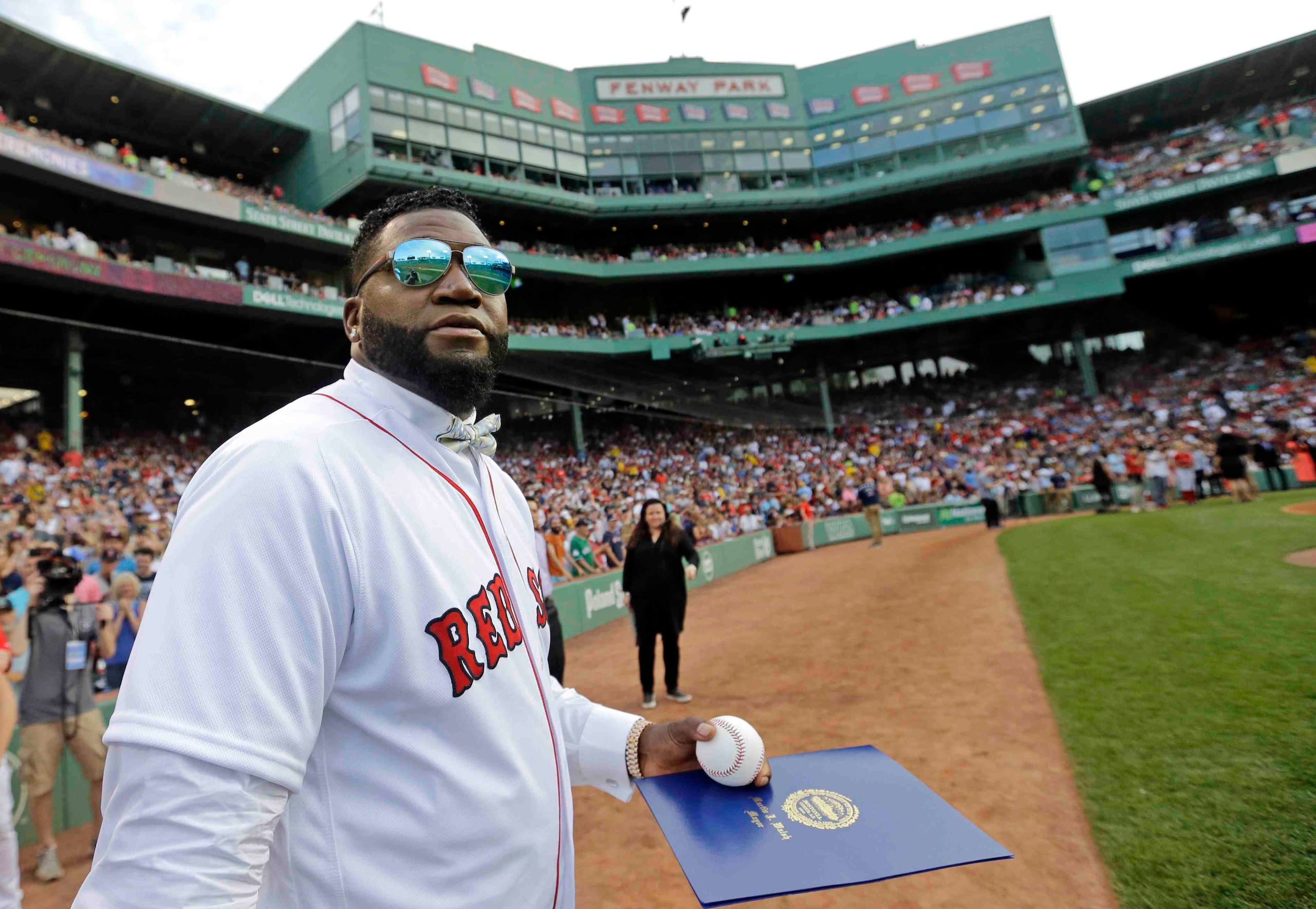 Ya es oficial, el número de Big Papi no volverá a ser vestido por ningún otro profesional de los Medias Rojas. (AP)