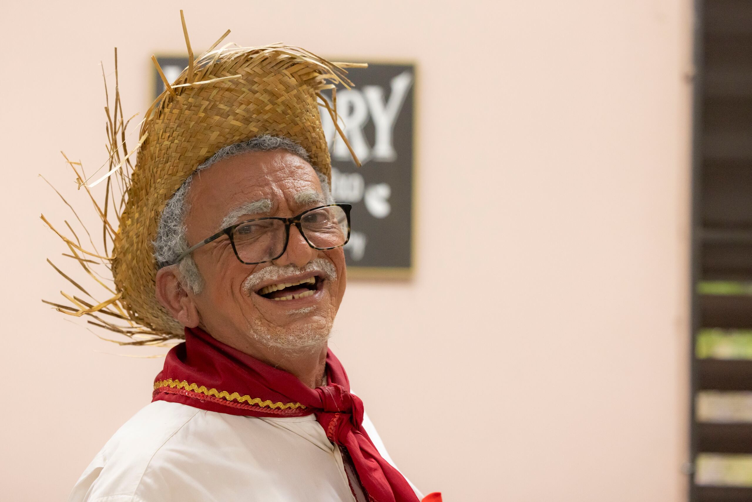 La comedia de Aguayo Rodríguez toma en consideración las condiciones de salud de su audiencia, que suelen ser adultos mayores.