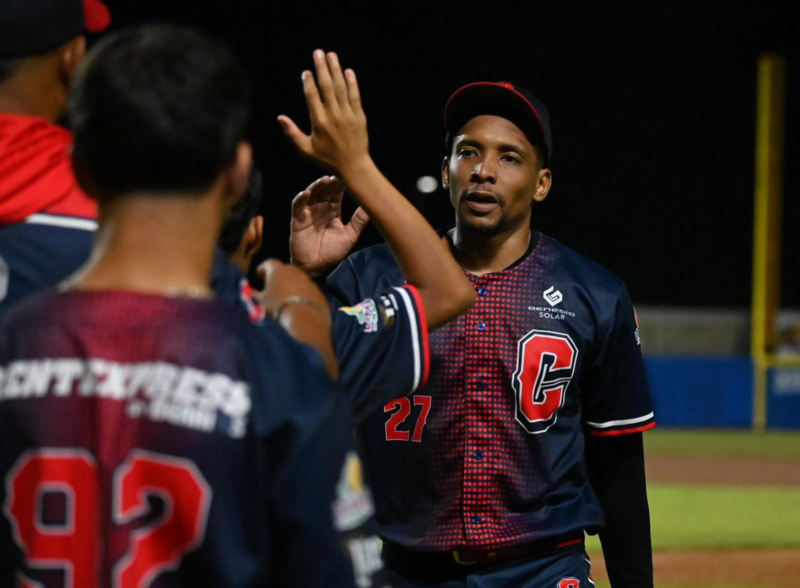 José Acosta fue el lanzador ganador por los Bravos de Cidra.