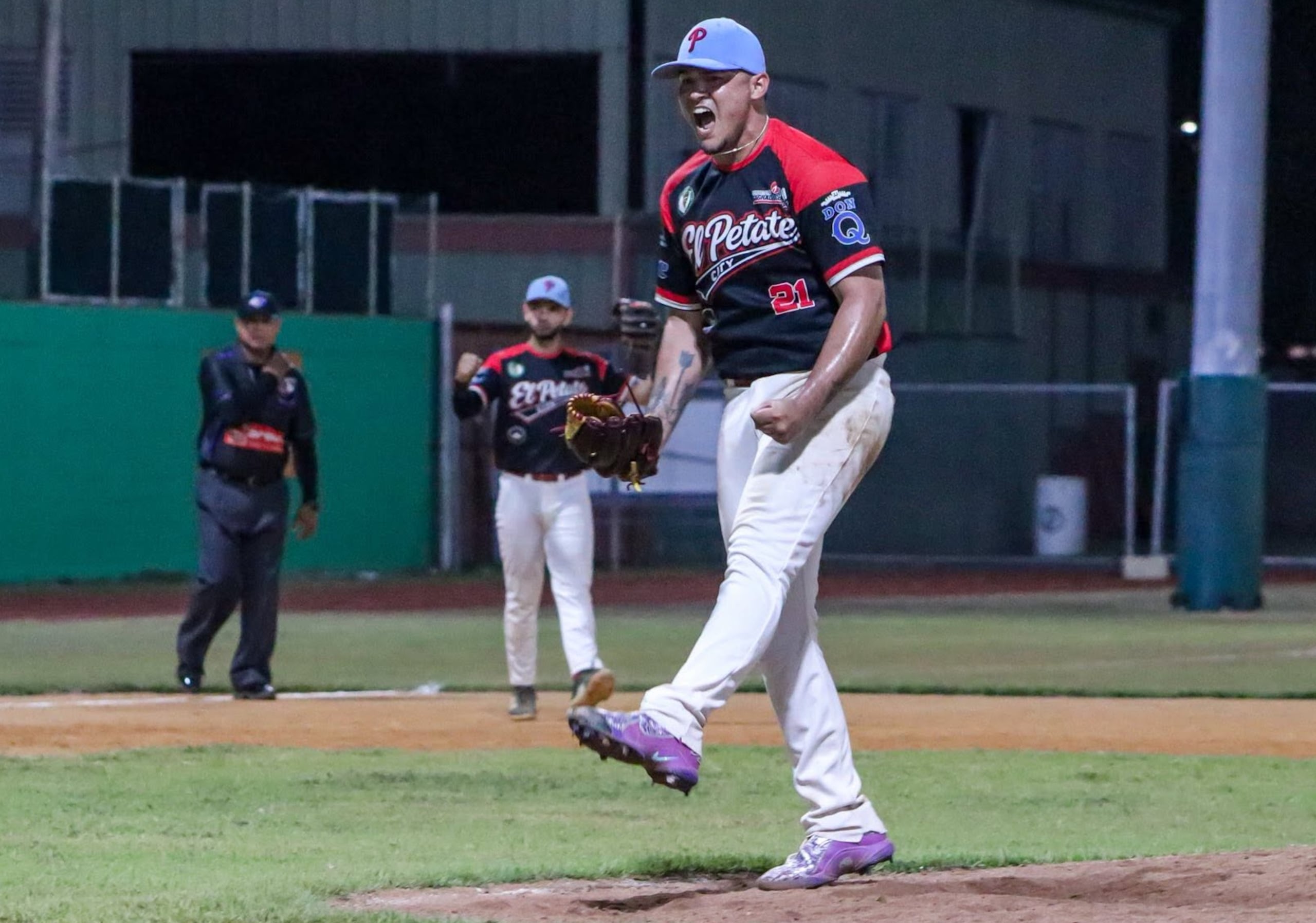 Los Petateros de Sabana Grande arrancaron ganando en el Carnaval de Campeones del Béisbol Superior Doble A, y el zurdo Miguel Ausúa lució desde el montículo.