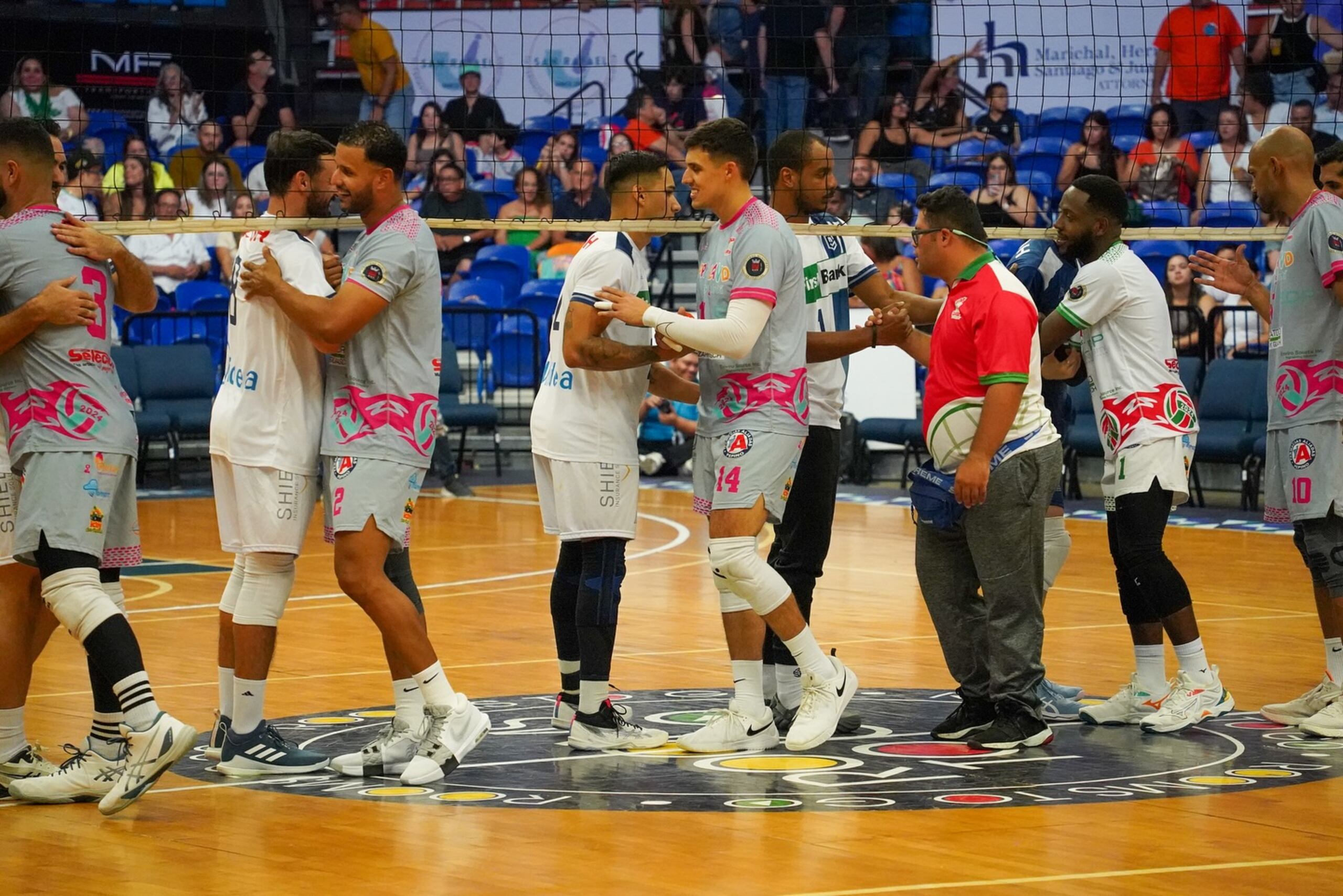 Los Caribes y los Mets divieron honrones en la temporada regular, ganando cada uno en rol de visitante.