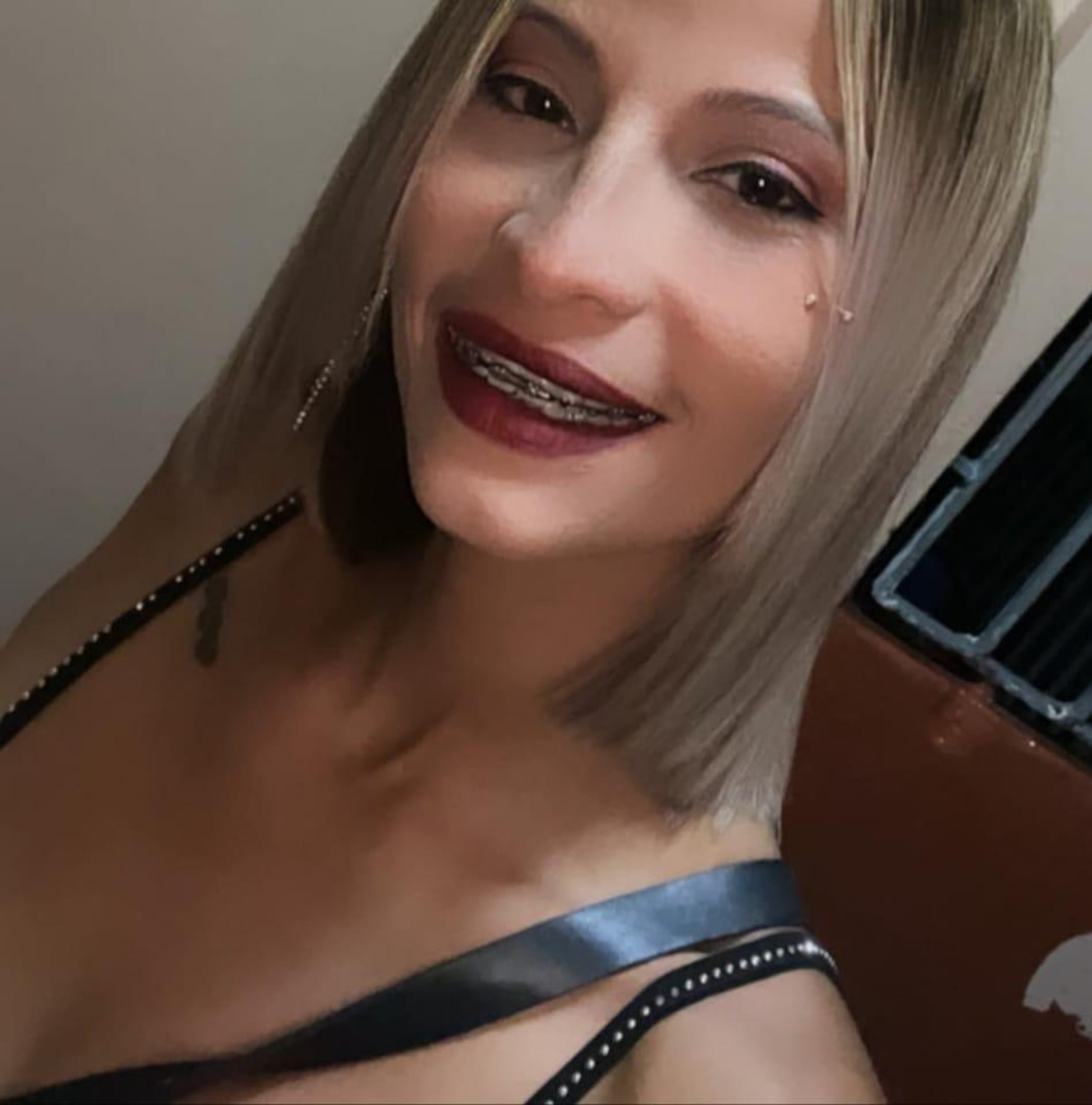 El 15 de marzo, Rebecca Rivera López, de 42 años, fue asesinada en Bayamón. Su pareja, Moises Rivera Rodríguez, se suicidó después del feminicidio. El asesino tenía expediente criminal
por sustancias controladas y ley de
armas.