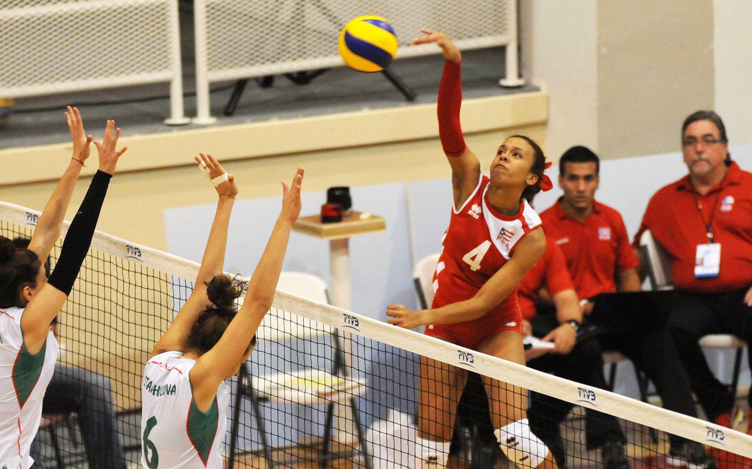 Hollingsworth, aquí atacando en el Mundial Sub-20 jugado en Puerto Rico en el 2016.