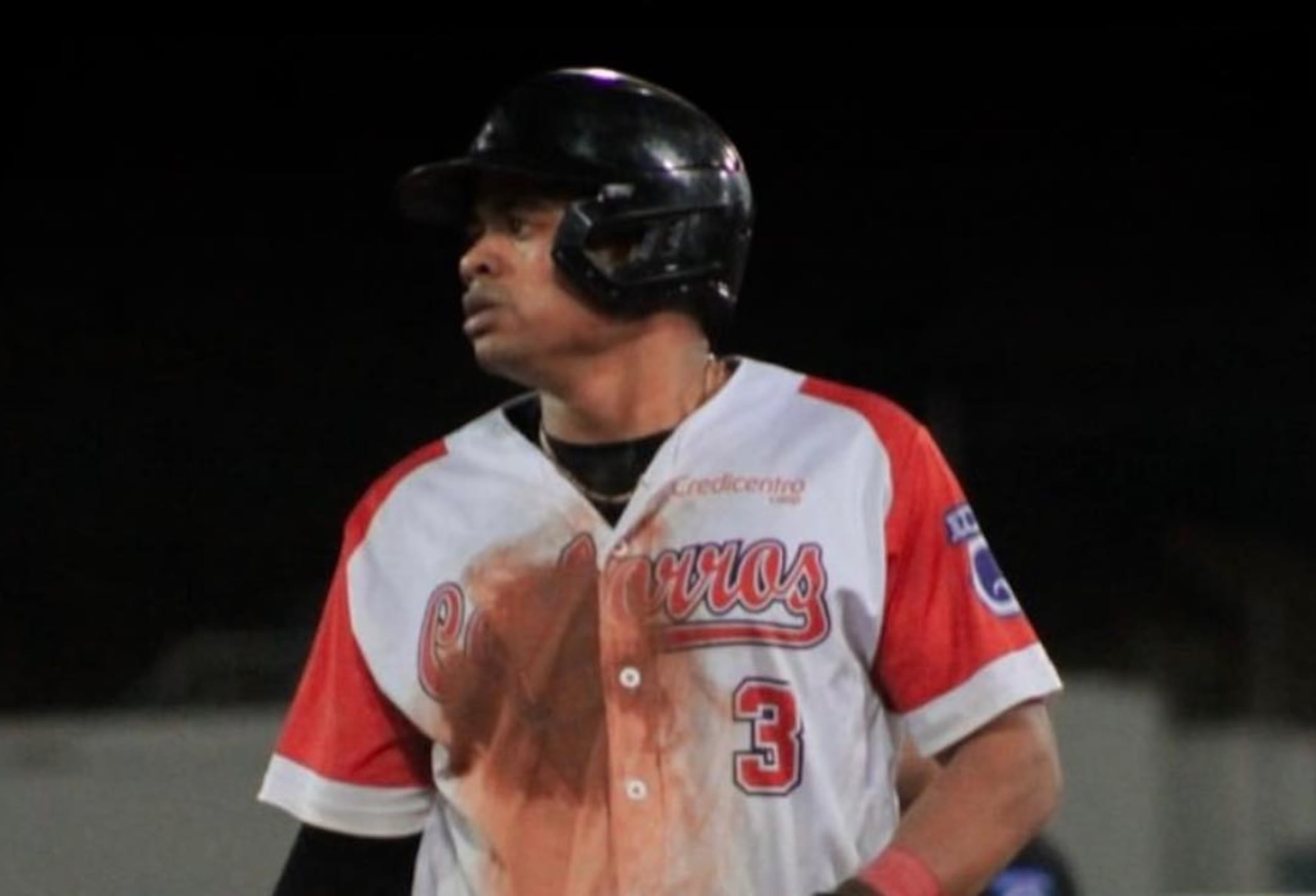 Antonio Brown de los Cachorros de Ponce en el Béisbol Doble A.