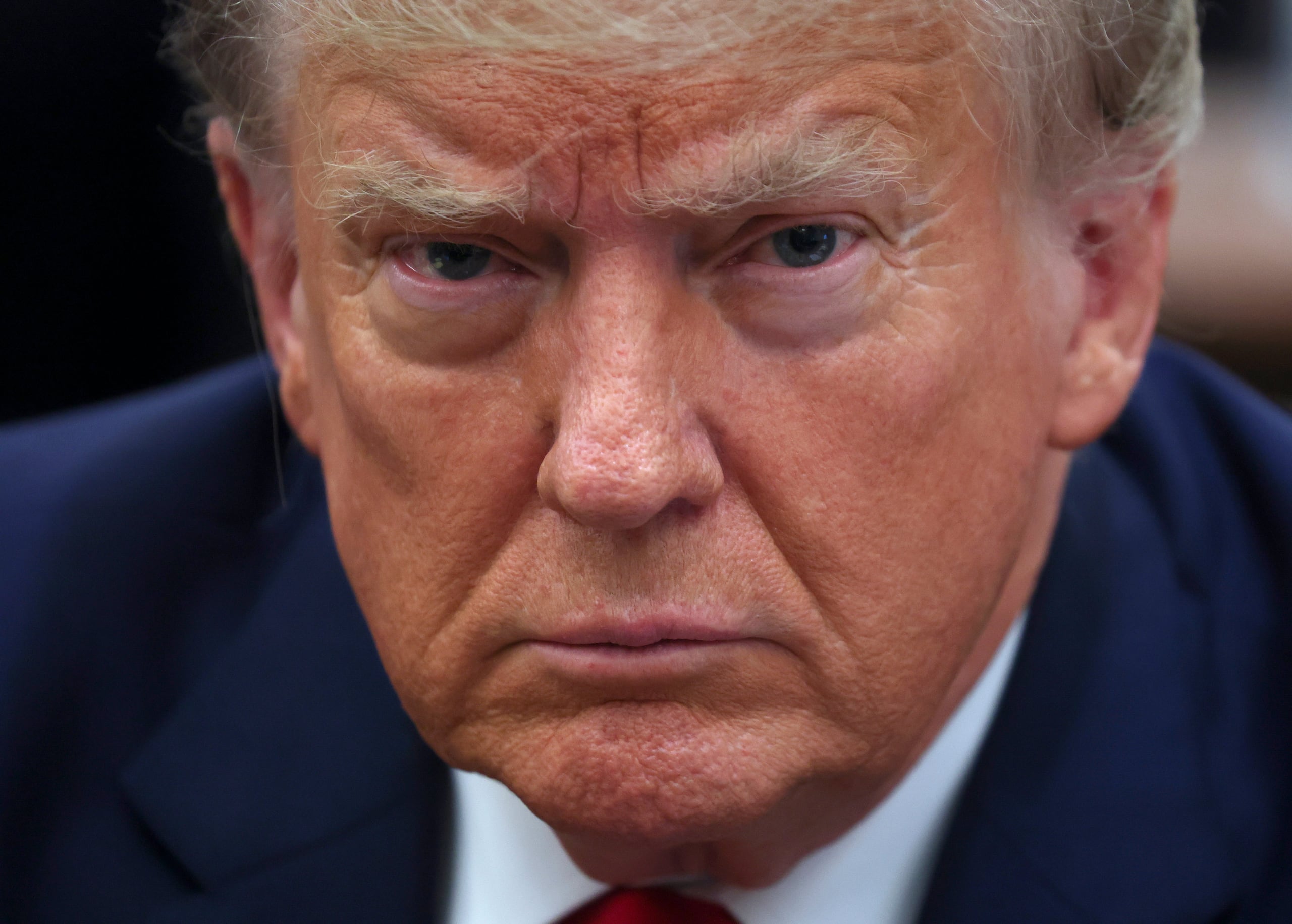 A solo un mes de haber iniciado su mandato, Trump enfrenta grandes niveles de desaprobación, entre estos el de un 56 % de estadounidenses que se opone al envío de inmigrantes a Guantanamo.