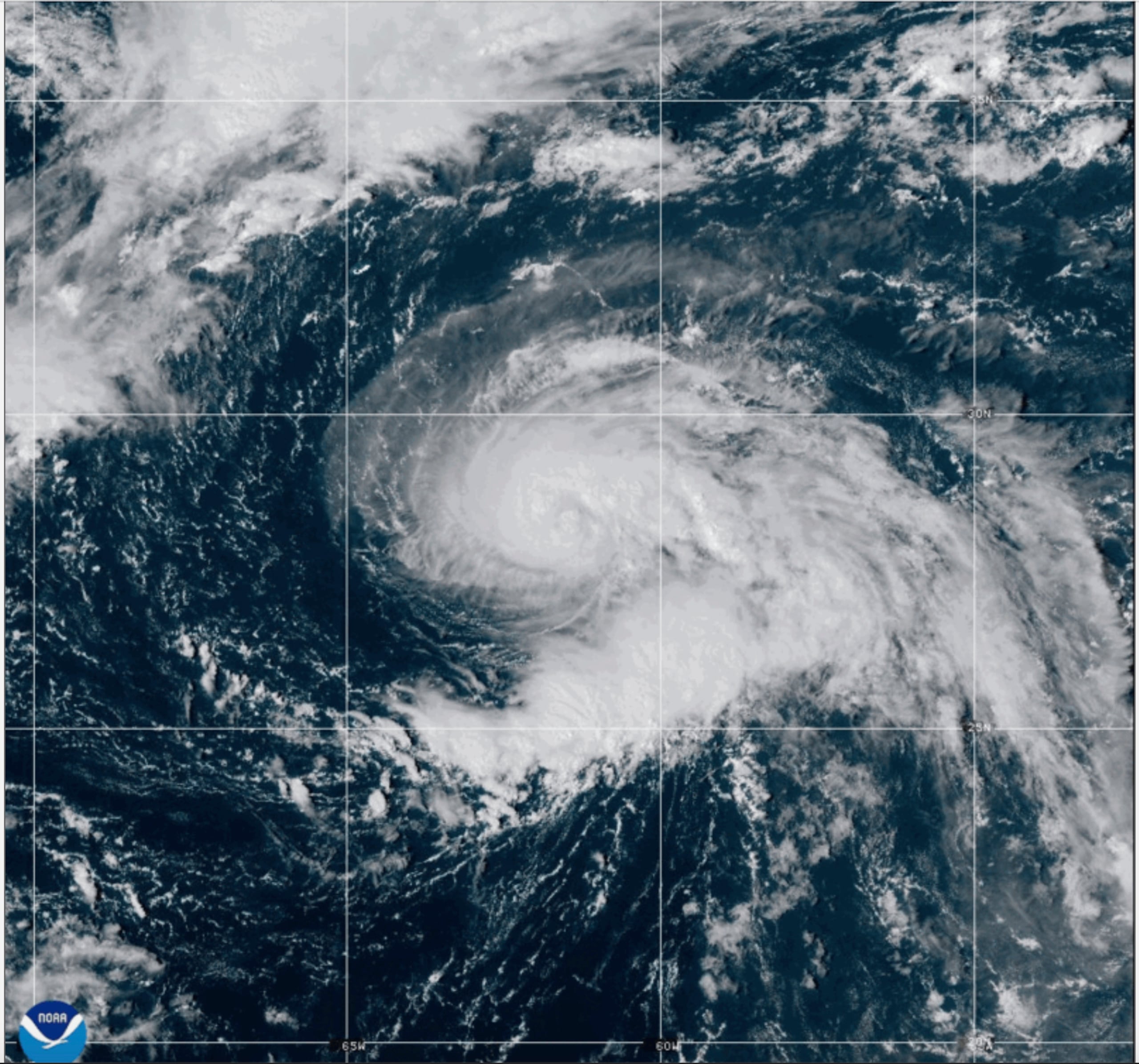 En esta imagen difundida por la Oficina Nacional de Administración Oceánica y Atmosférica de Estados Unidos (NOAA, por sus siglas en inglés) muestra a la tormenta tropical Gabrielle el domingo 21 de septiembre de 2025 sobre aguas del Caribe.