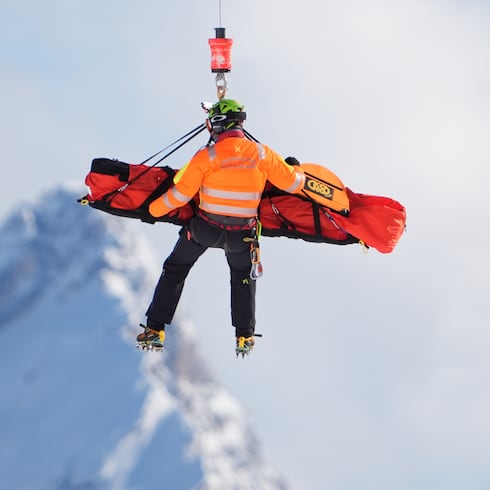 Fotos: Atleta estadounidense cae de forma aparatosa en el descenso femenino de esquí alpino