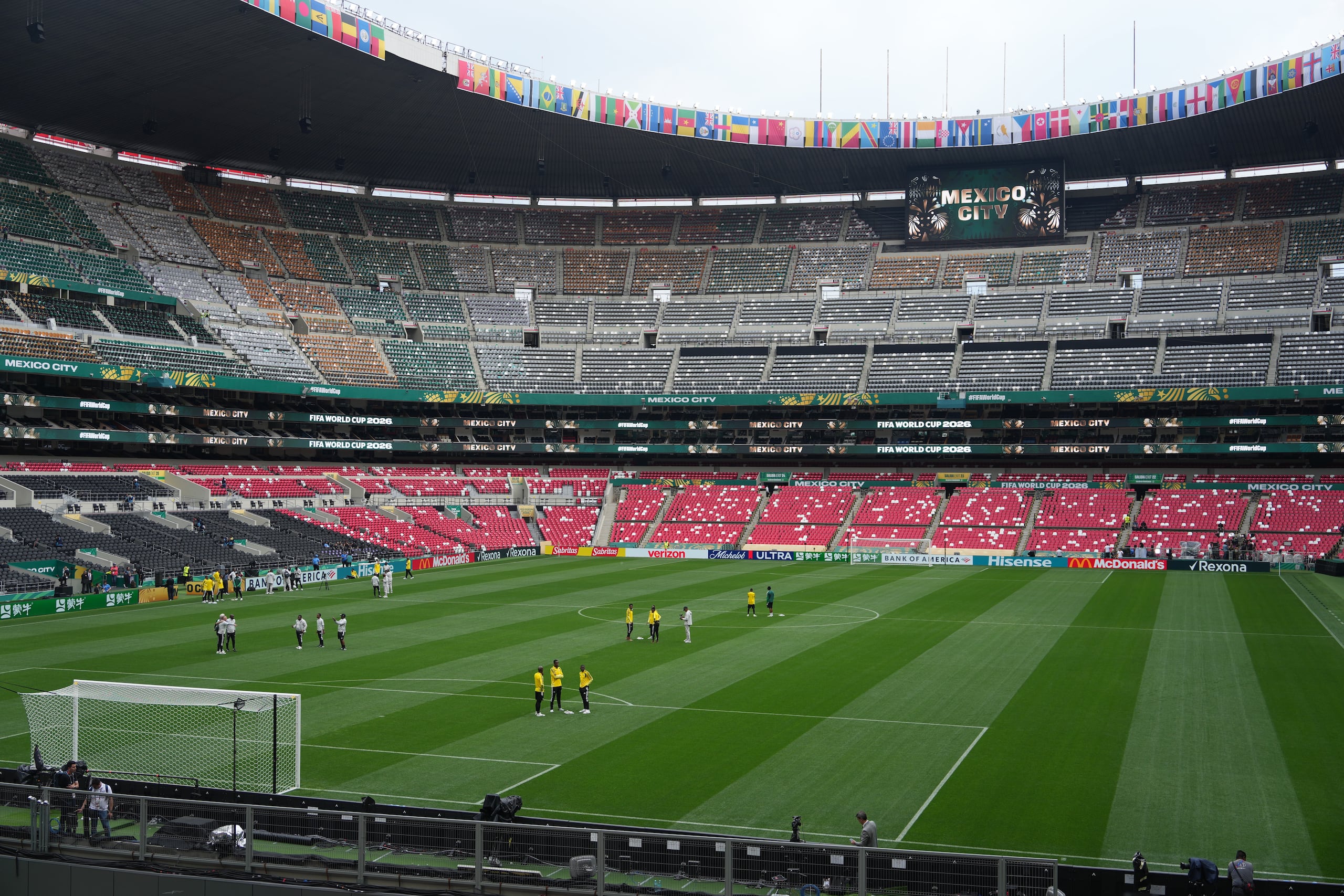 El Estadio Azteca previo al partido inaugural del Mundial entre México y Sudáfrica.