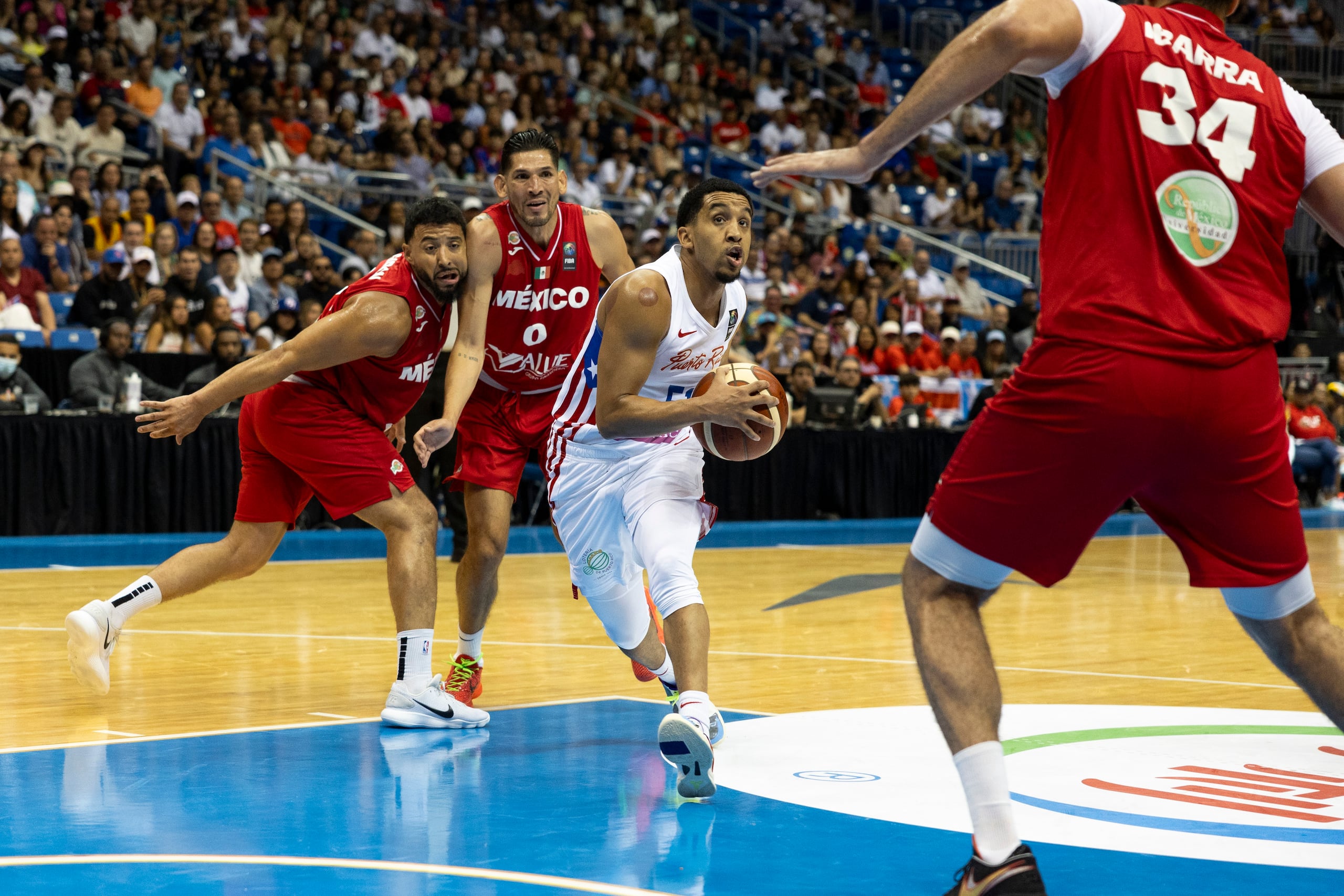 Tremont Waters fue el mejor anotador por Puerto Rico con 24 puntos.