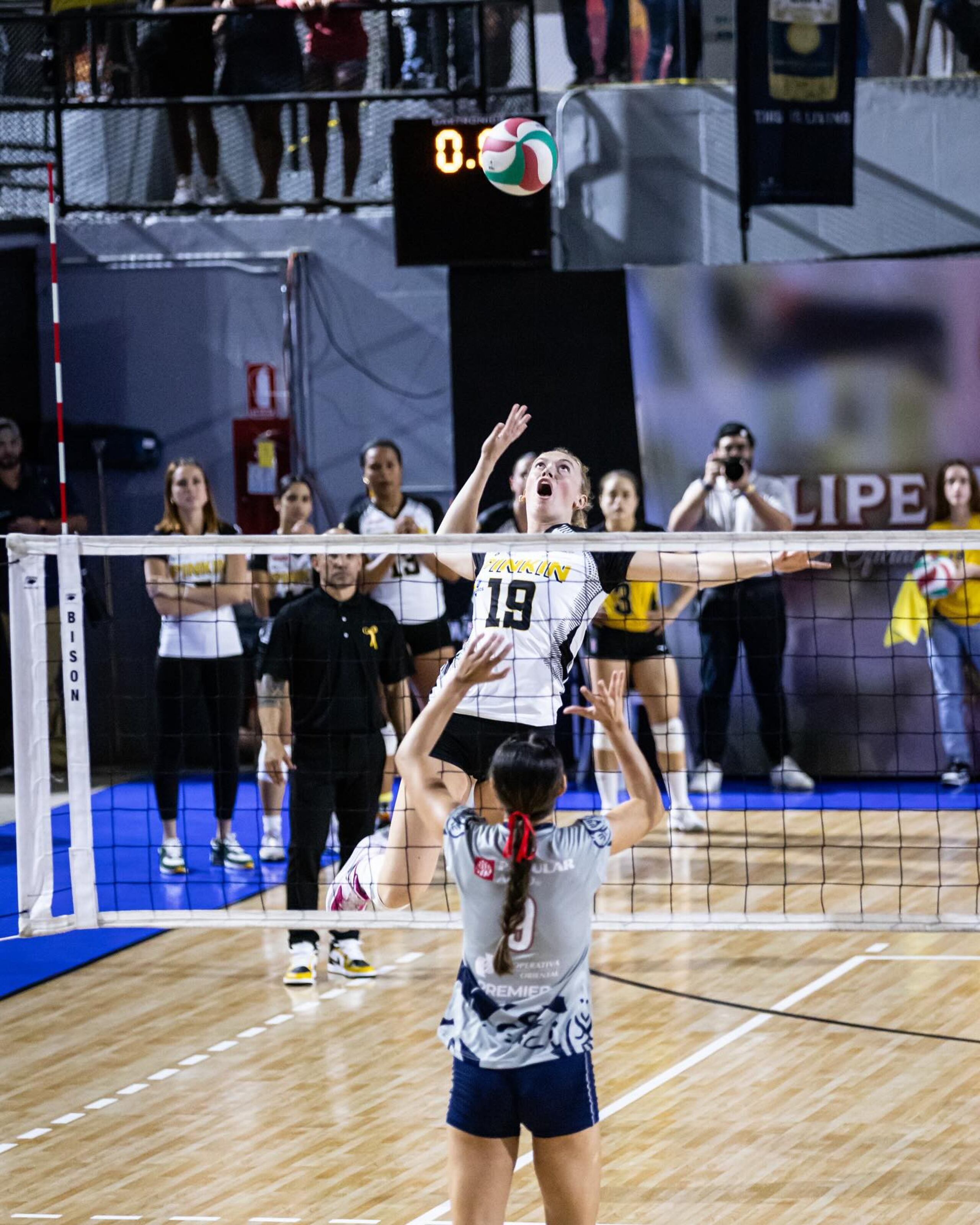 La estadounidense Emma Clothier hizo 11 puntos, seis en ataques, cuatro en bloqueos y un ace.