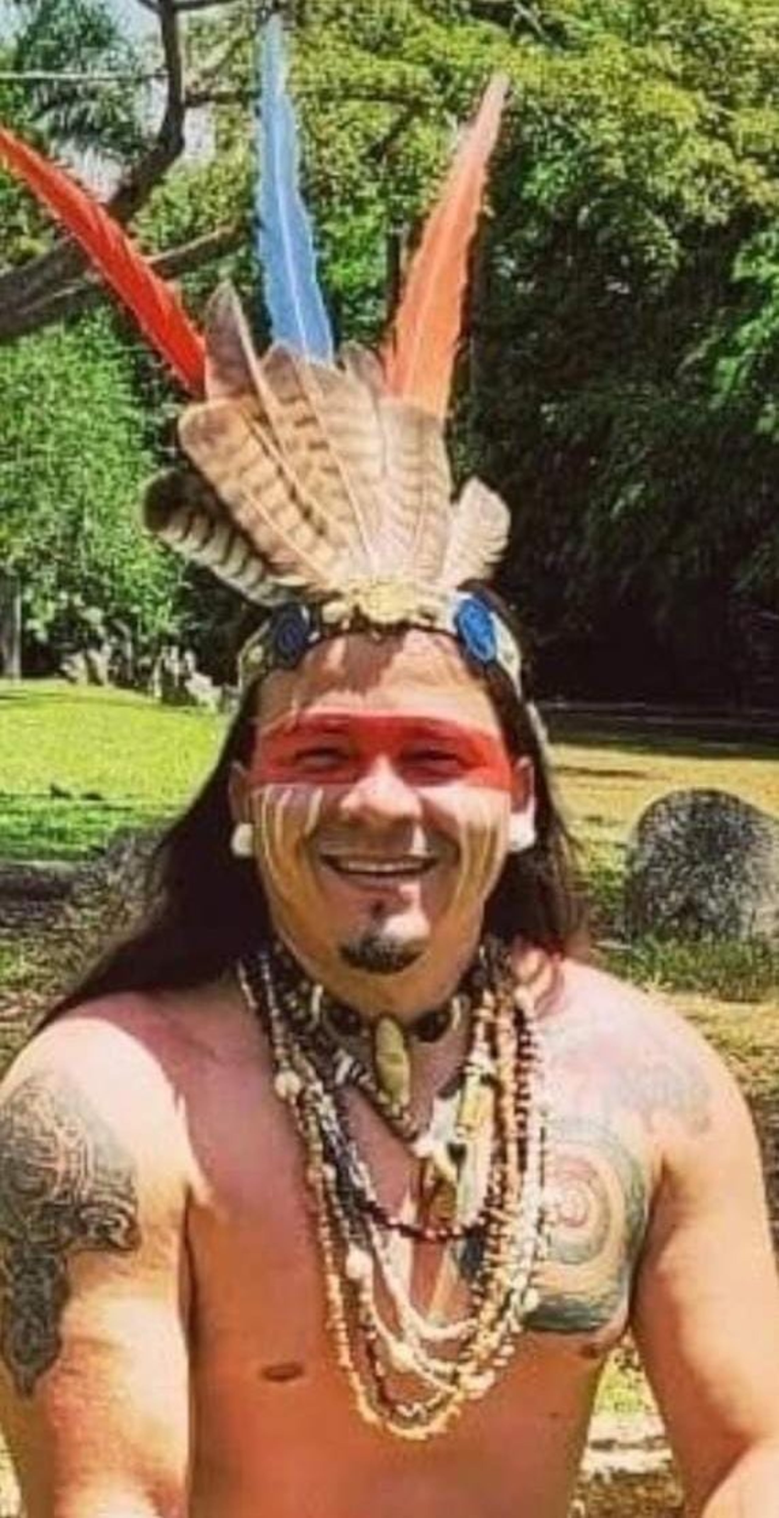 Rafael A. Báez Adorno que se hace llamar Cacique Hurakán, fue acusado en ausencia por cargos de agresión sexual contra una niña de 12 años. (Archivo)