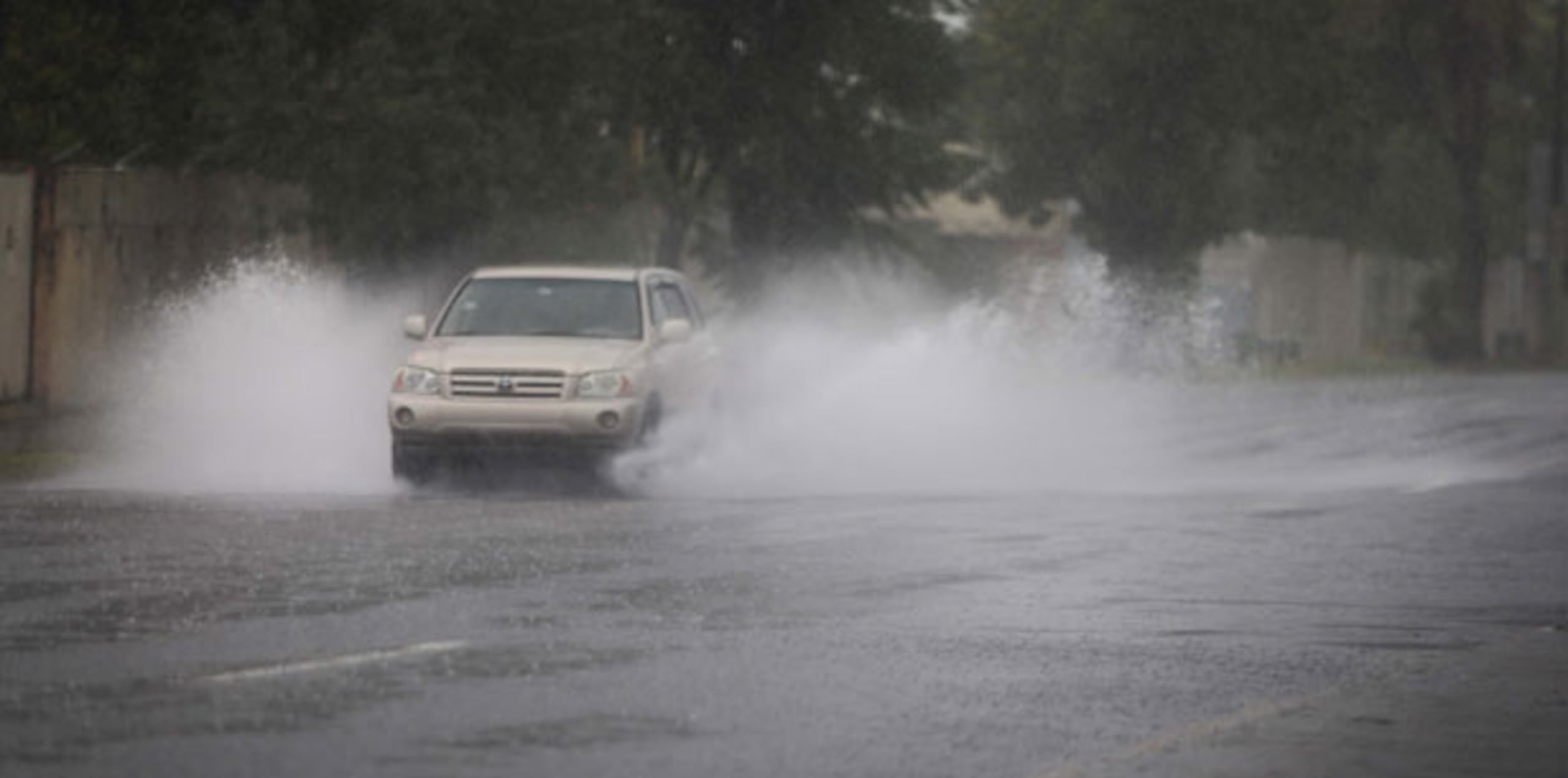 La experta detalló que en algunas áreas podrían reportarse “acumulación de agua en las carreteras y áreas bajas, así como inundaciones urbanas y de pequeños riachuelos”. (Archivo)