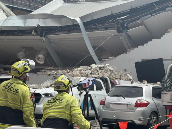Imagen de la cobertura de: Se desploma edificio en obras sobre una gasolinera en Australia