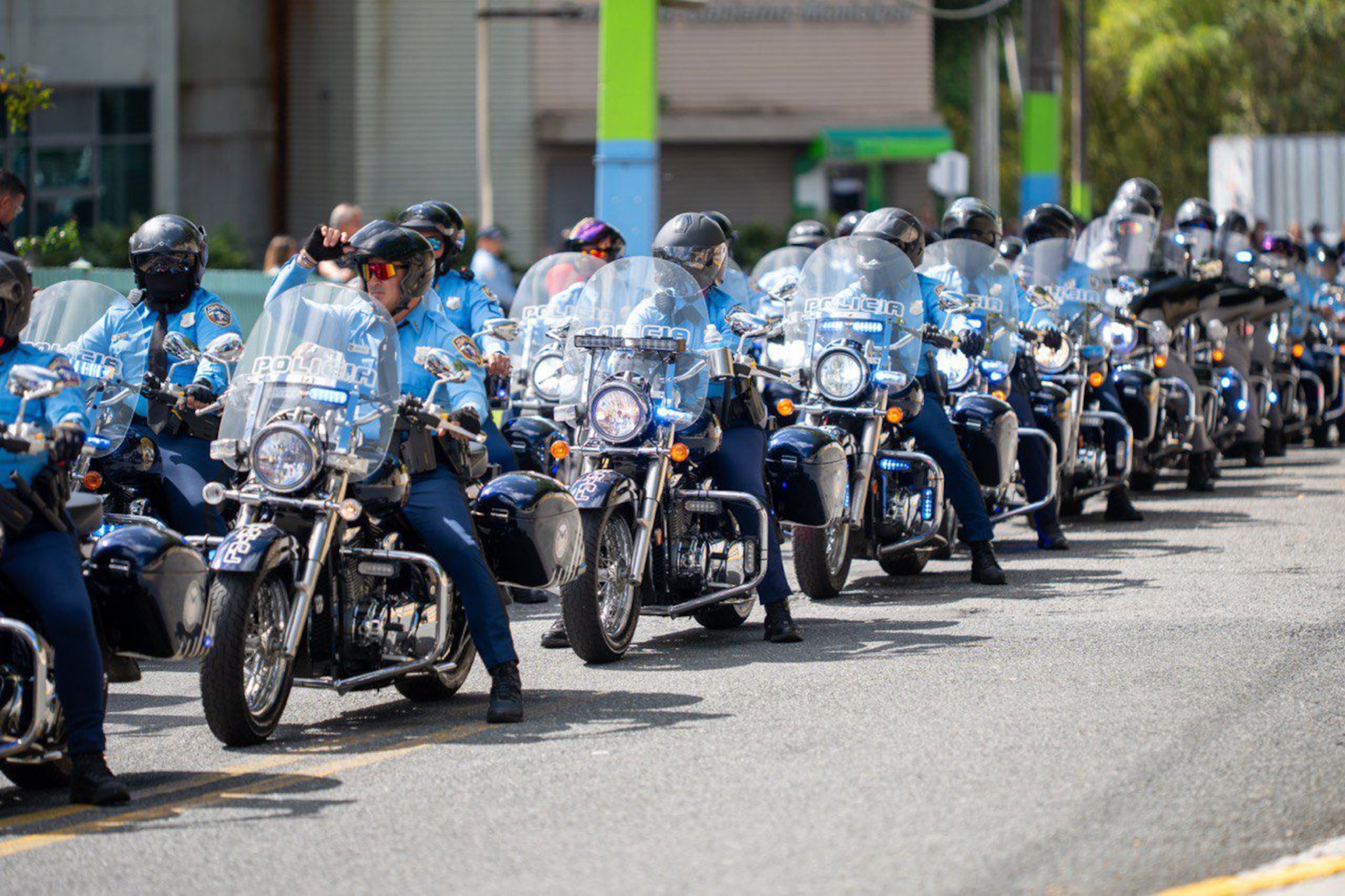Rinden los honores póstumos al coronel Aníbal Morales Aponte, fallecido en el cumplimiento del deber a consecuencia de un accidente de tránsito ocurrido en Caguas.
