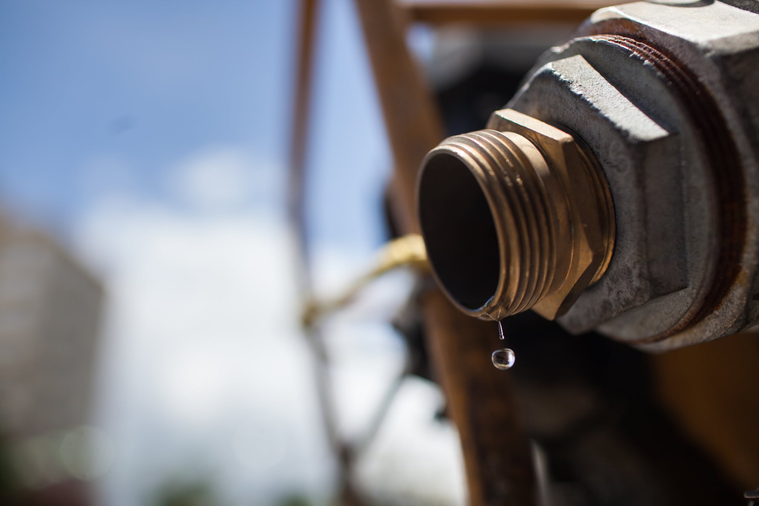 Se informó que como medida de mitigación, y en coordinación con los alcaldes, se estarán asignando camiones de agua potable a las Oficinas de Manejo de Emergencia de los municipios, antes mencionados.
