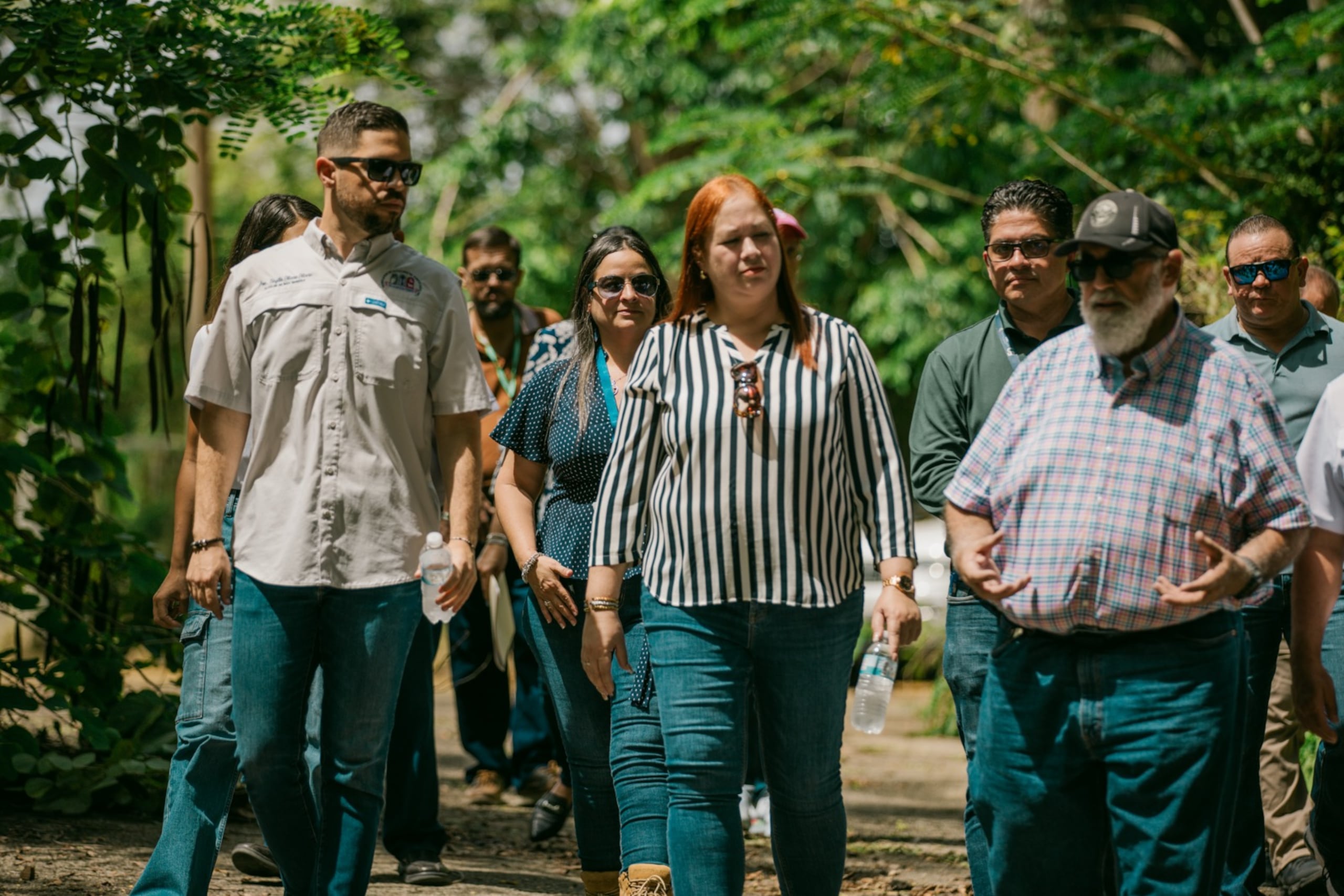 De izquierda a derecha: el alcalde de San Germán, Virgilio Olivera Olivera; la senadora Karen Román Rodríguez; y el ayudante especial en sustentabilidad del secretario del DRNA Waldemar Quiles Pérez, Antonio Ríos.