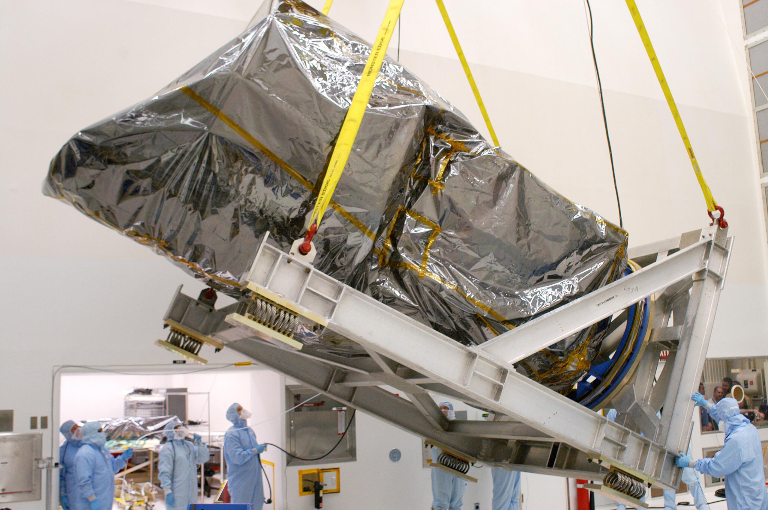 La mayor parte del Observatorio Swift se quemará en la atmósfera, pero algunas piezas hechas de tungsteno, más denso que el plomo, y algunas partes del espejo podrían sobrevivir al reingreso.