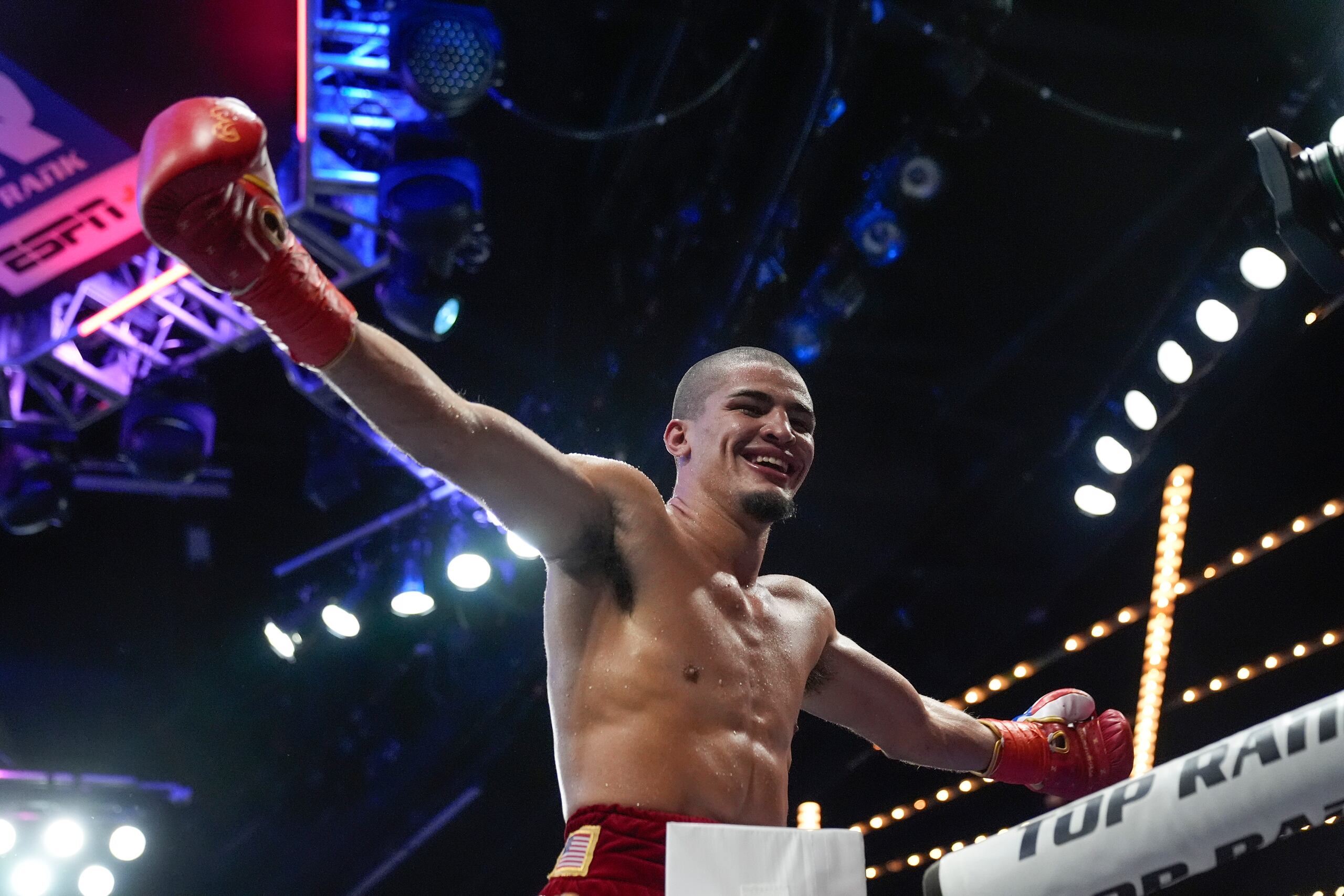 Xander Zayas va a su primera pelea por un título mundial.