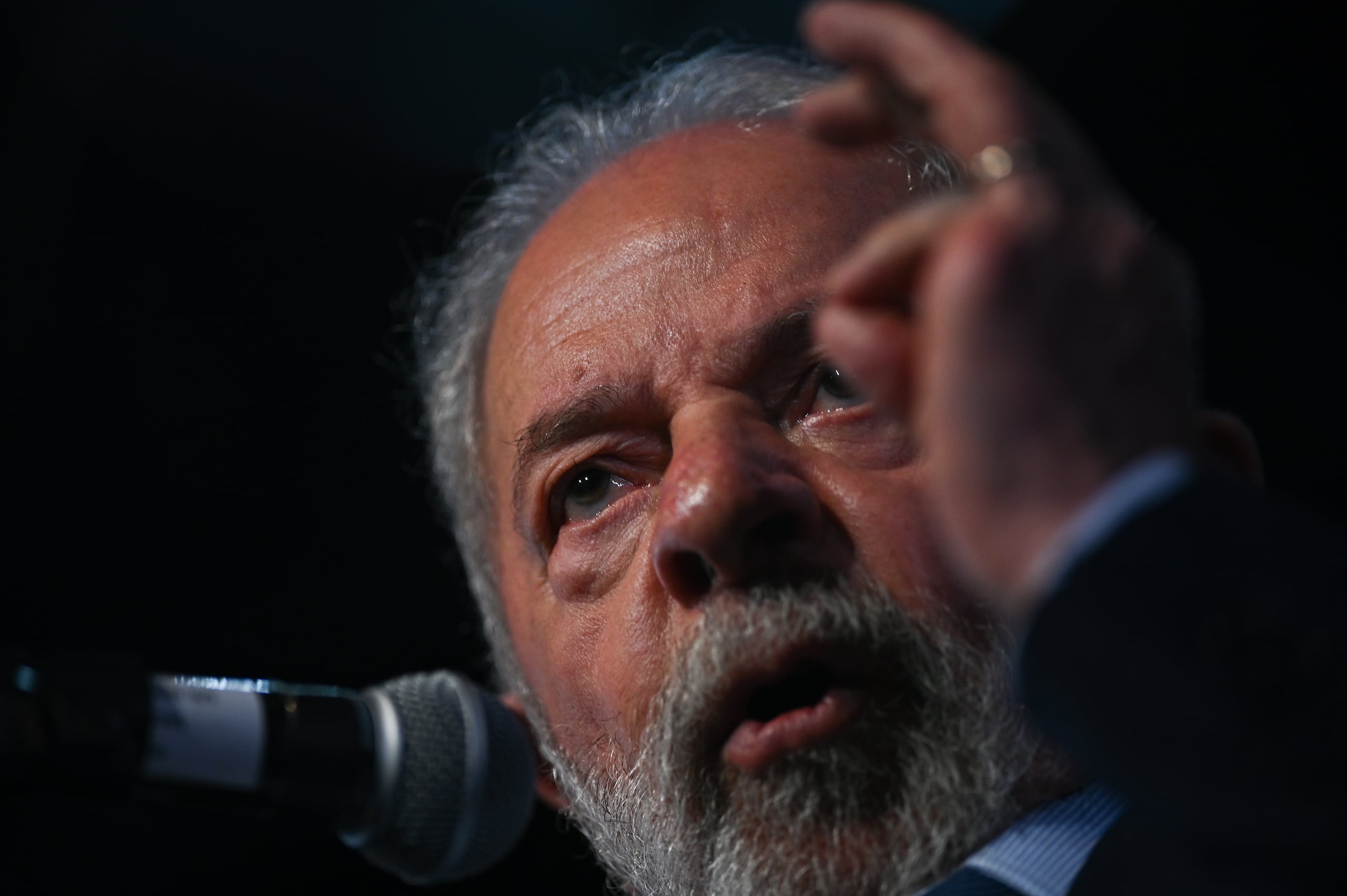 Lula felicitó al actor, mundialmente conocido por papeles en películas como ‘Titanic’ y ‘El renacido’, por su “compromiso” con la causa ambiental e indígena.