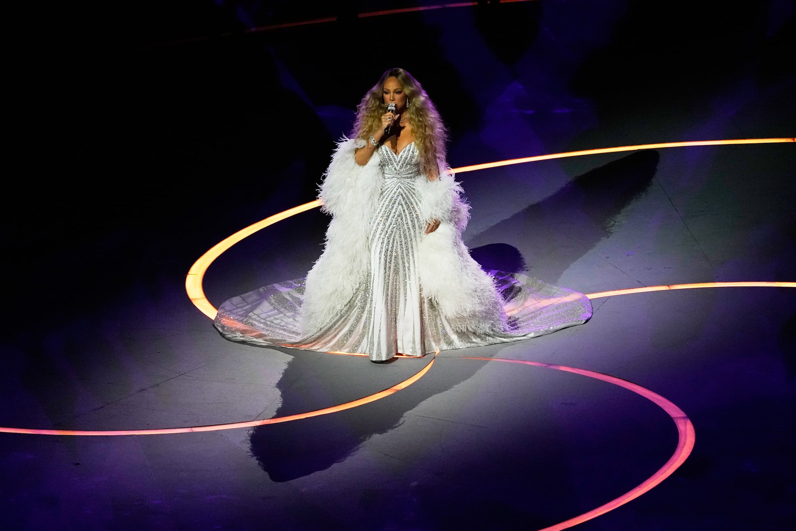 Mariah Carey lució espectacular en la ceremonia de apertura de los Juegos Olímpicos de Invierno Milán-Cortina.