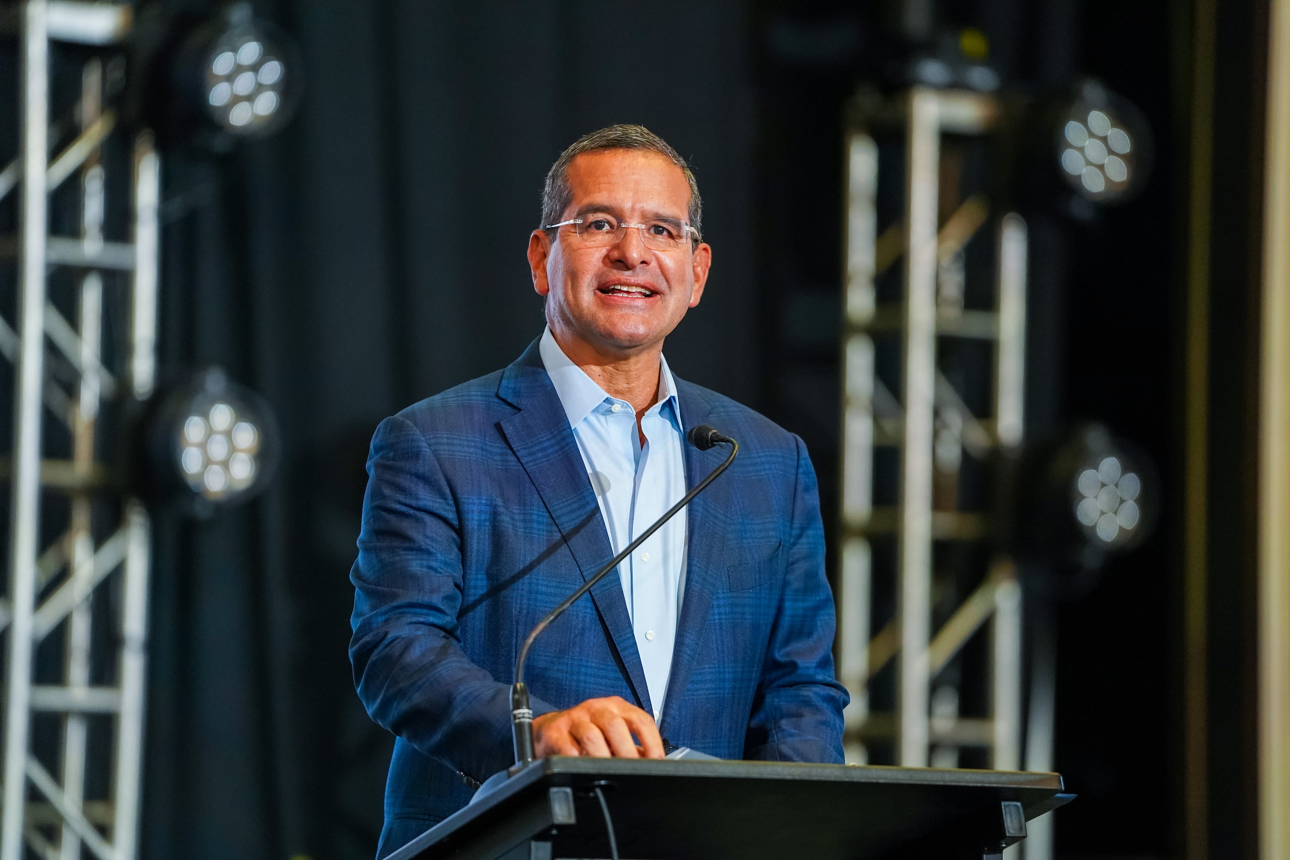 Pierluisi aseguró que durante su administración, la fuerza laboral ha crecido considerablemente, llegando a niveles que no se han visto en 14 años y el desempleo es el más bajo de toda nuestra historia.