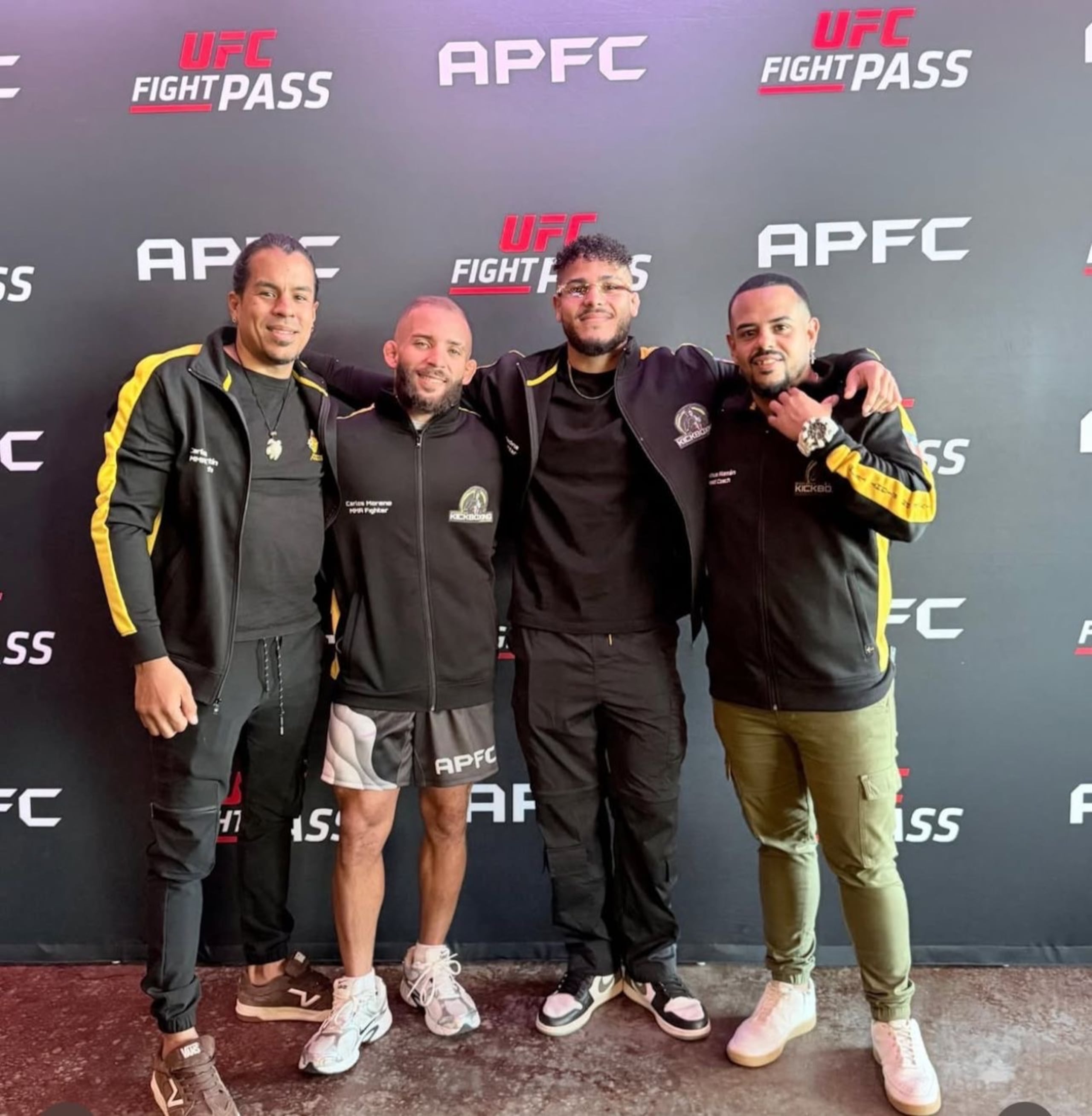 De izquierda a derecha: Carlos J. Martín Candelario, Carlos Moreno, John Medina y Joshua Alemán, coach y dueño de Dutch Style Kickboxing.
