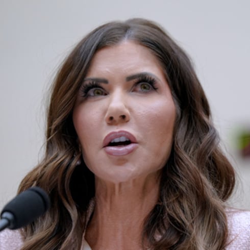 FOTOS: 10 datos sobre Kristi Noem, la destituida jefa de Seguridad Nacional