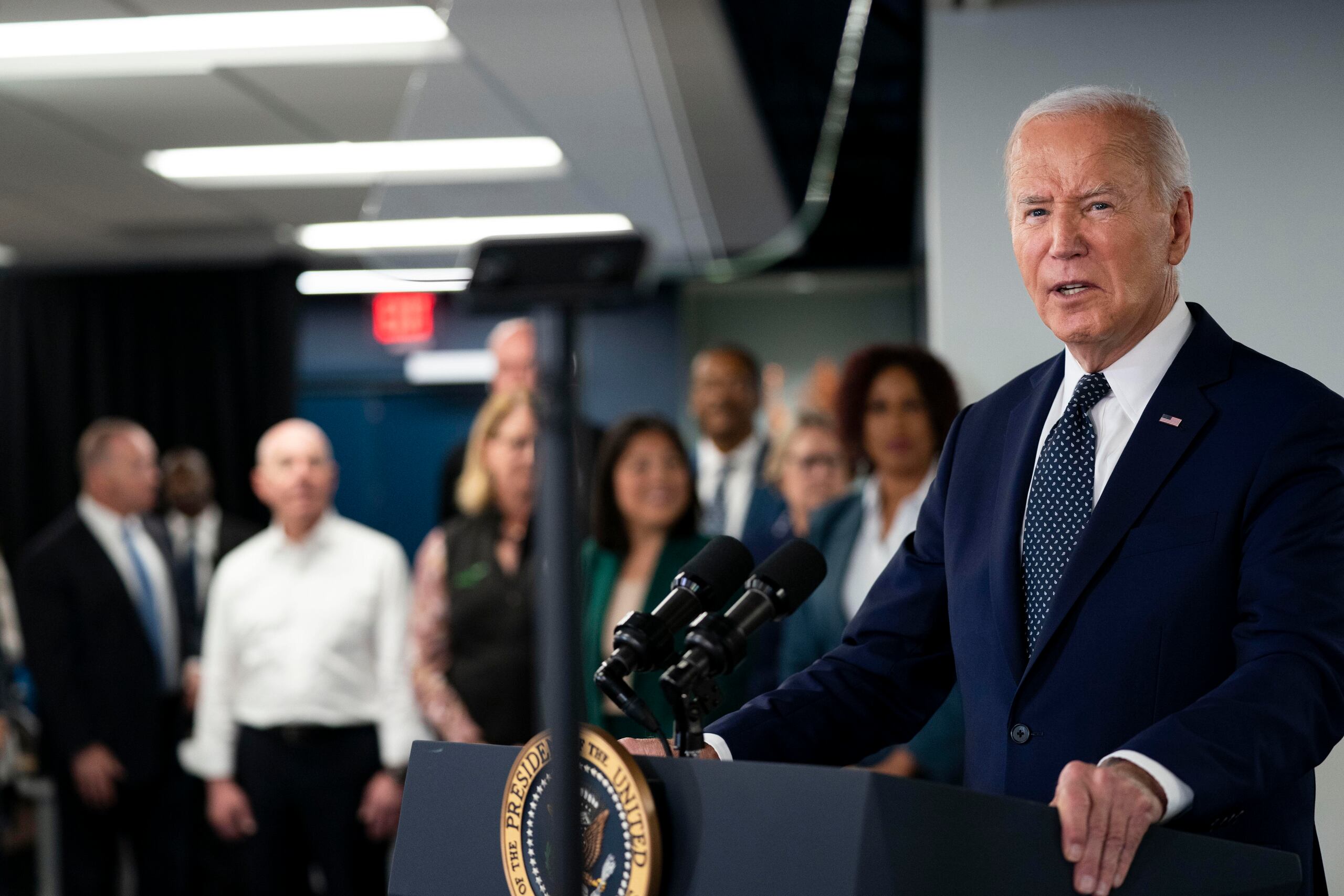 El consejo editorial de The Boston Globe aconsejó a Biden que "de forma elegante ceda" y libere a sus delegados para votar por otra persona durante la Convención Nacional Demócrata