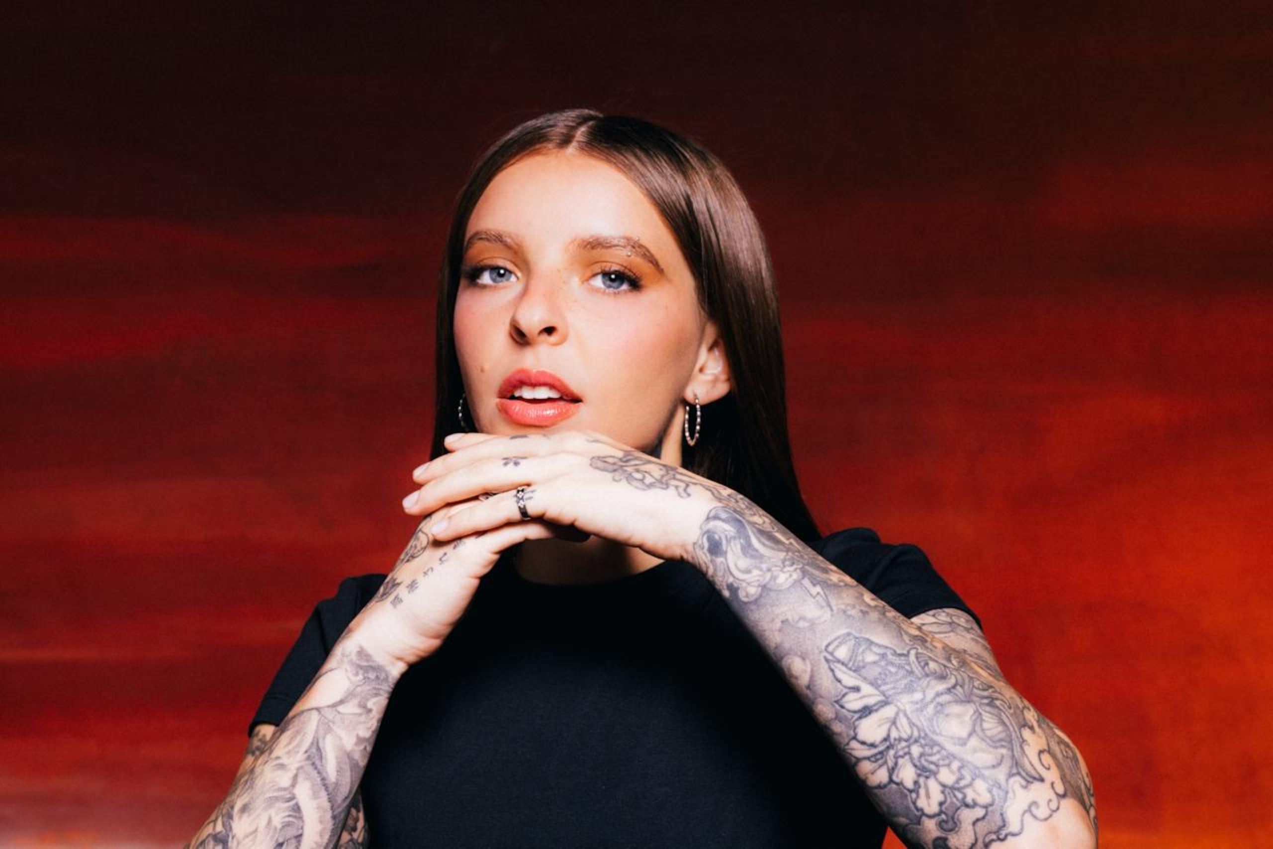 Young Miko conquistó su primer concierto en solitario en el Choliseo.