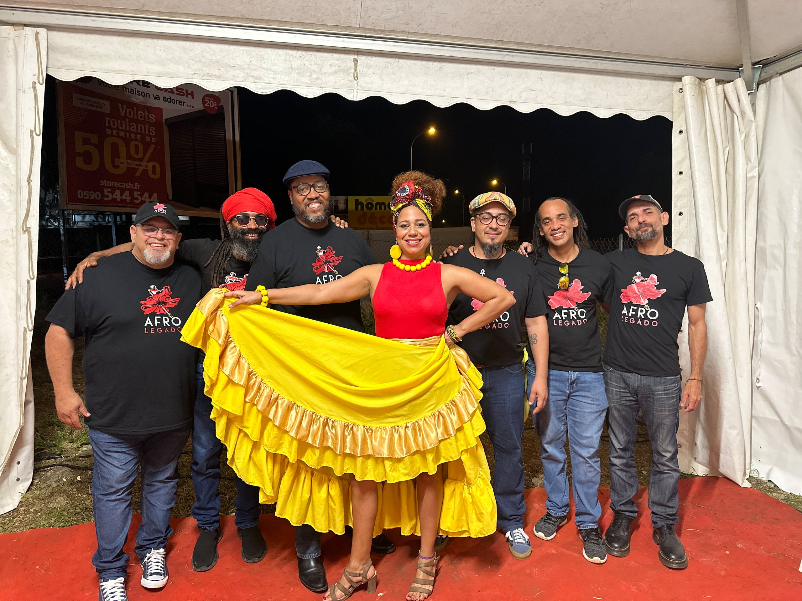 Durante su estancia en la isla vecina, participó de conferencias académicas y talleres, entre otros.