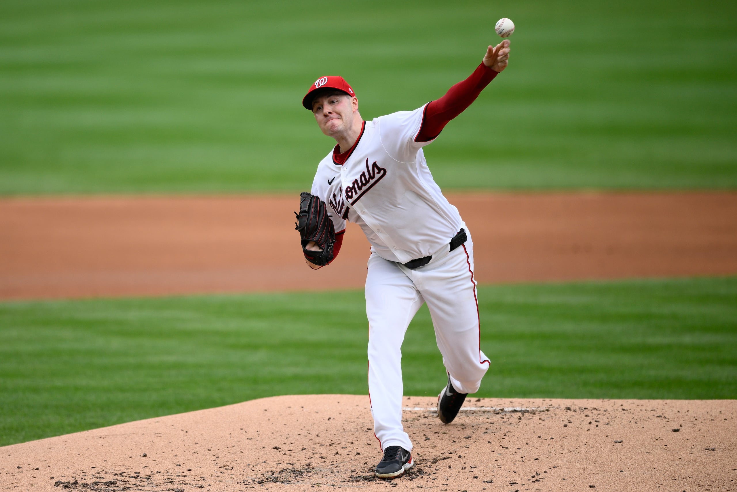 ARCHIVO - Foto del 26 de septiembre del 2024, el abridor de los Nacionales de Washington Patrick Corbin lanza en la segunda entrada ante los Reales de Kansas City. (AP Foto/Nick Wass, Archivo)