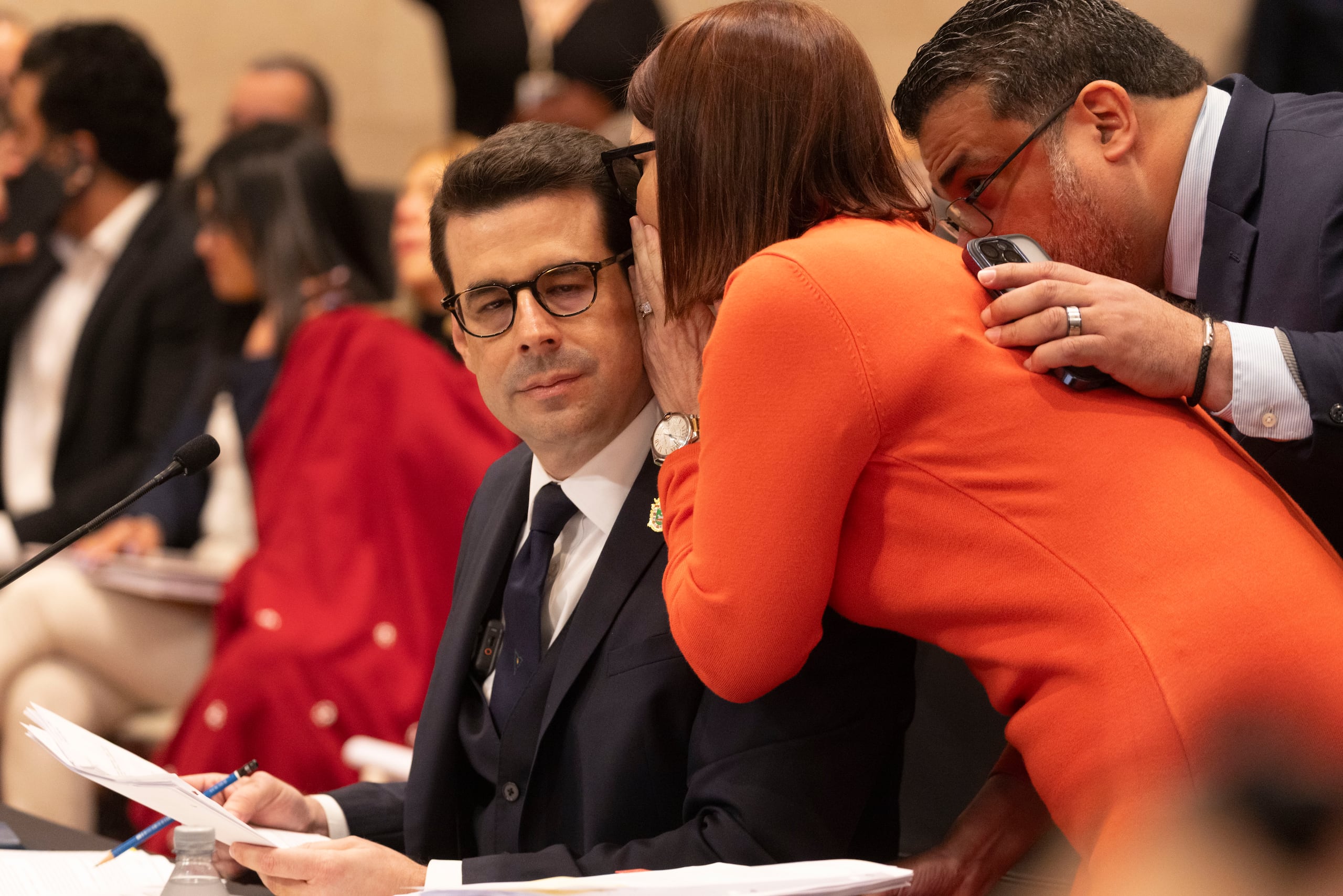 Según el referido, del testimonio de Domenech ante la Comisión Total se desprende que aunque aseguró que nombró una pre interventora para atender los contratos de clientes de Politank, no estableció un procedimiento a seguir en esos casos.