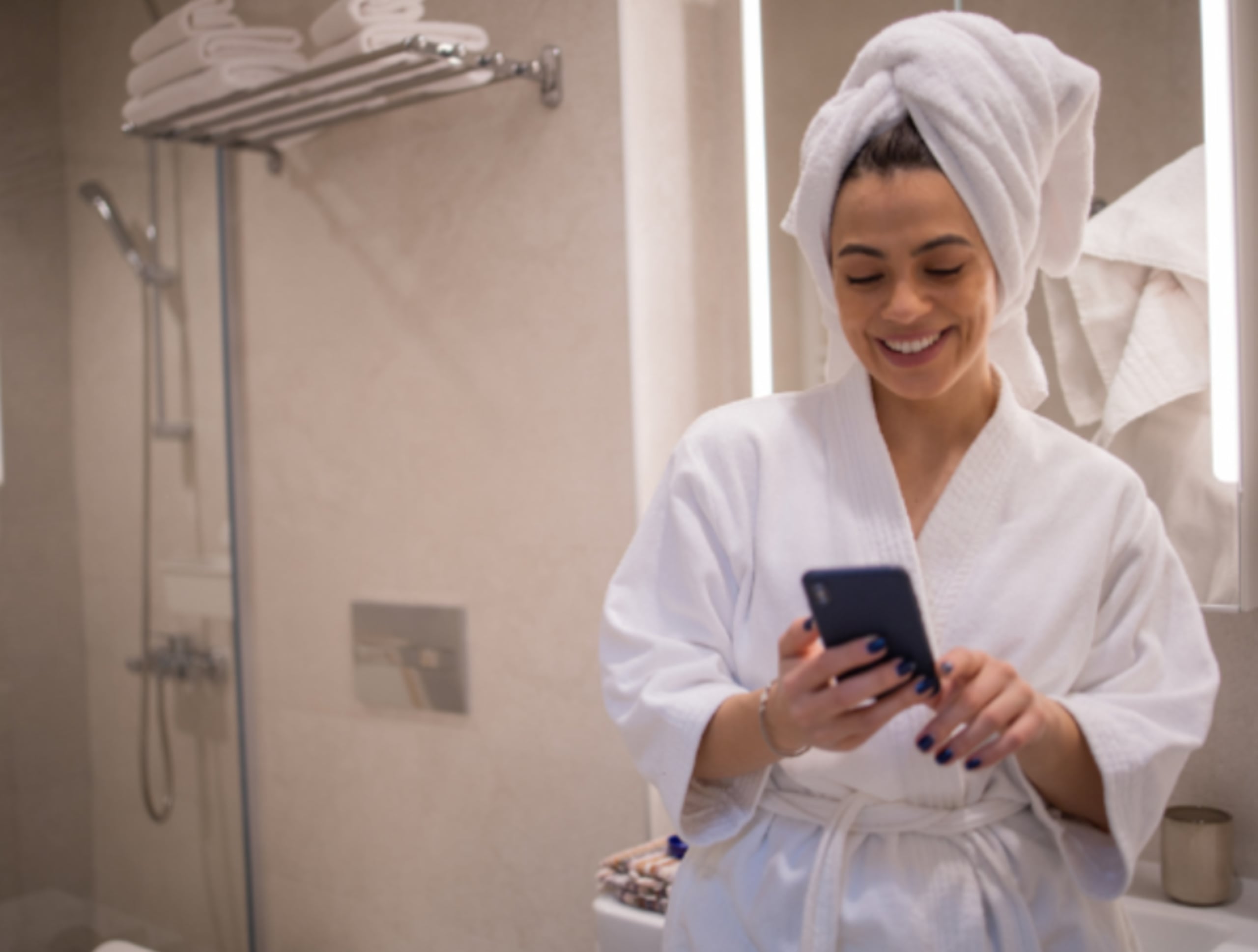 Expertos recomiendan el uso de dispositivos diseñados específicamente para ambientes húmedos.