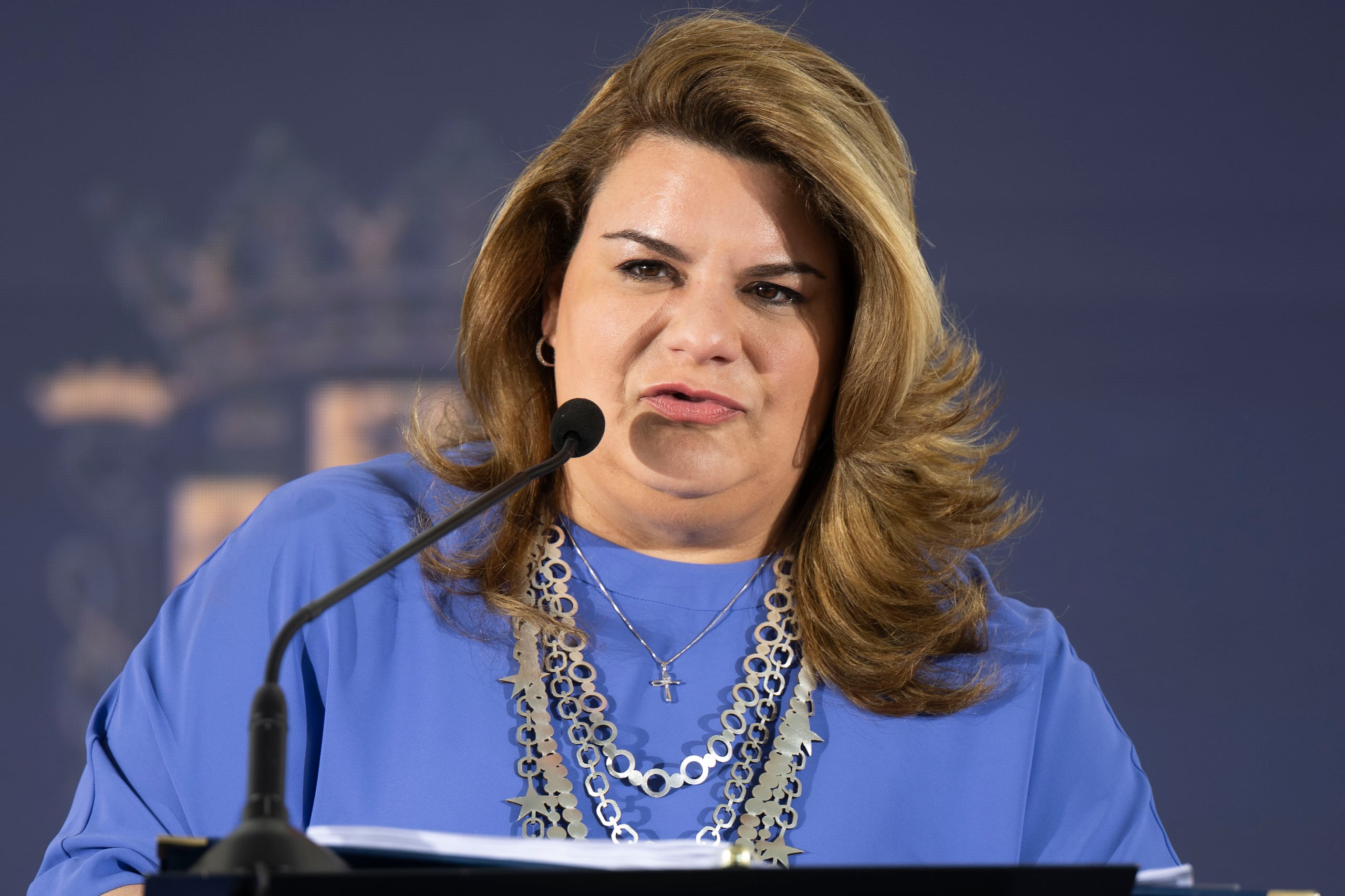 La gobernadora Jenniffer González