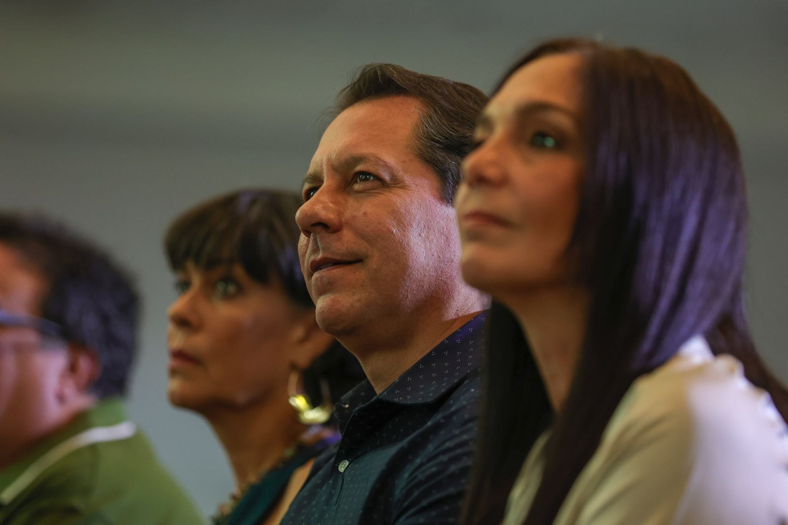 Juan Dalmau junto a su esposa, Griselle Morales.