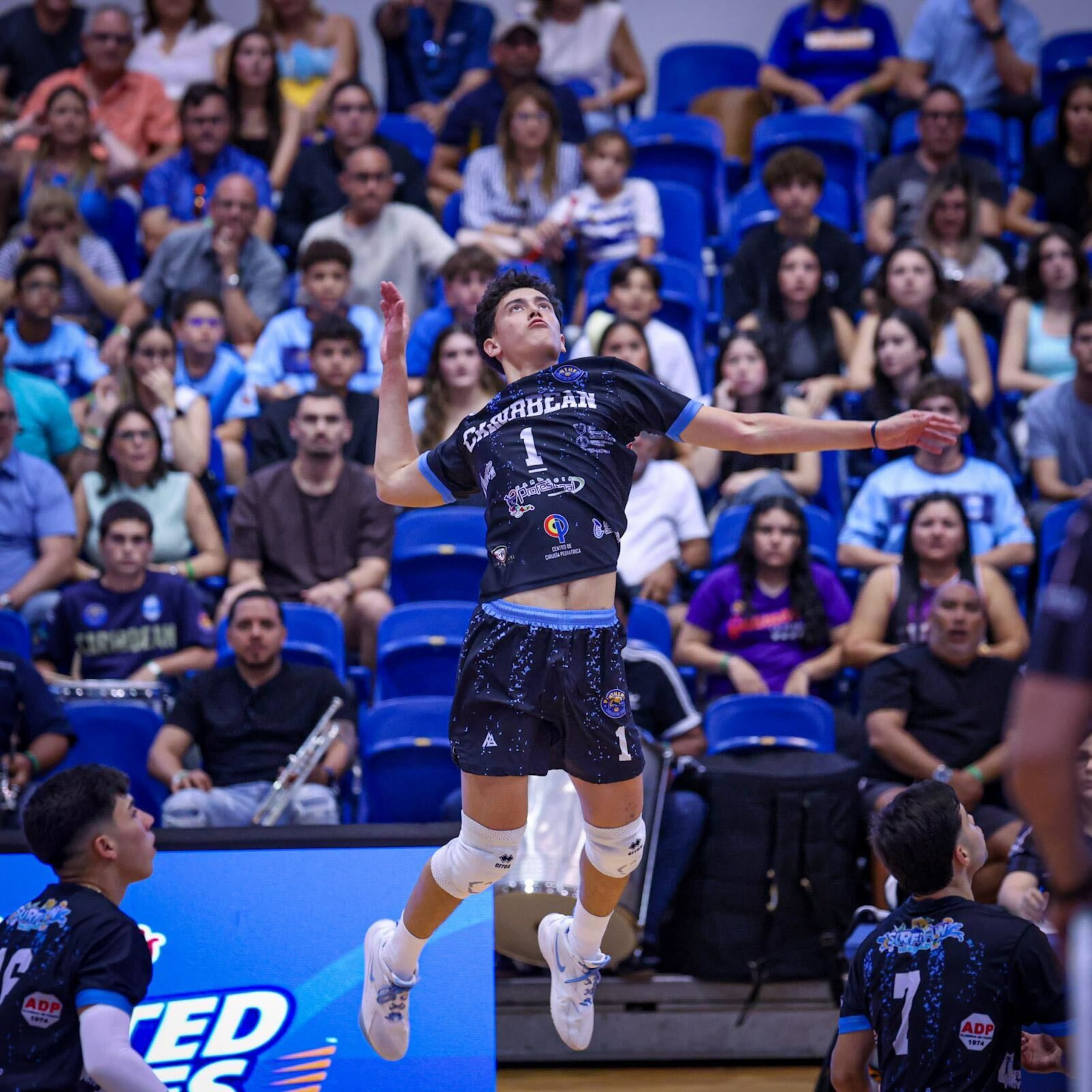 Gustavo Álvarez, de Caribbean School, durante el "Final Four" de la Copa Buzzer Beater.