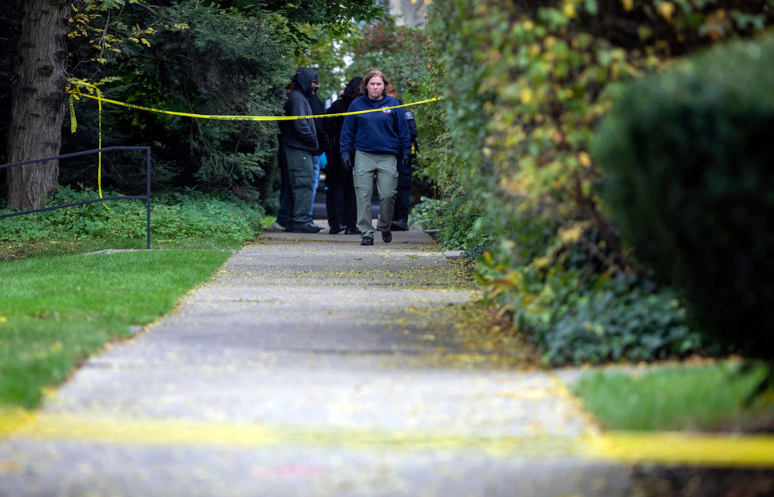 Investigadores trabajan de manera conjunta con el FBI para el análisis de evidencia forense con el fin de establecer una línea de tiempo en torno a la muerte de Samantha Woll.