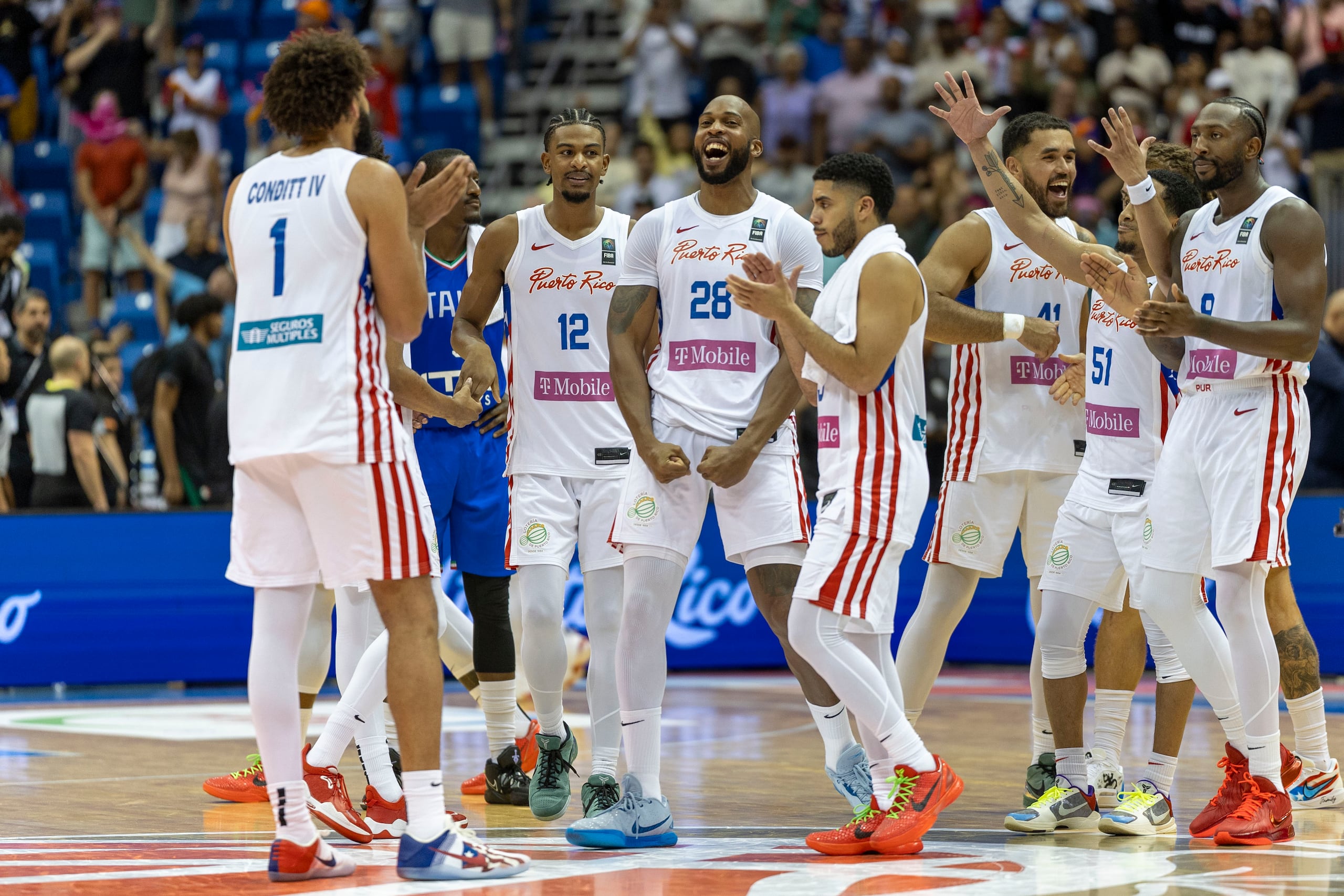 El Equipo Nacional masculino jugará en París en sus primeras Olimpidas desde las de Atenas 2004. Serán sus undécimas Olimpiadas en la historia. Participaron previamente en Roma 1960, Tokio 1964, México 1968, Múnich 1972, Montreal 1976, Los Ángeles 1984, Seúl 1988, Barcelona 1992, Atlanta 1996 y Atenas 2004. (Fuente: De Londres a Londres de Carlos Uriarte)