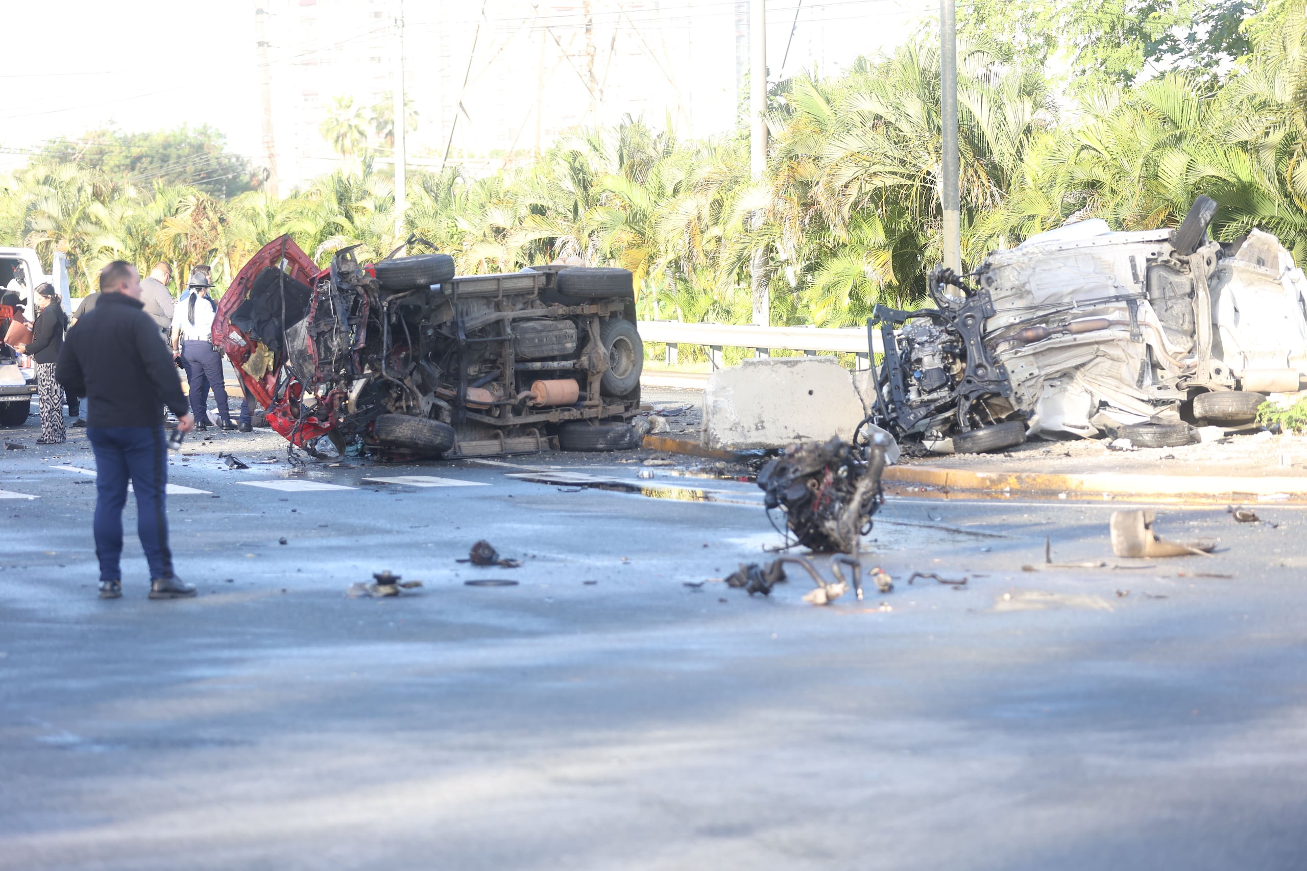 Otra imagen de la escena del accidente reportado en Bayamón.