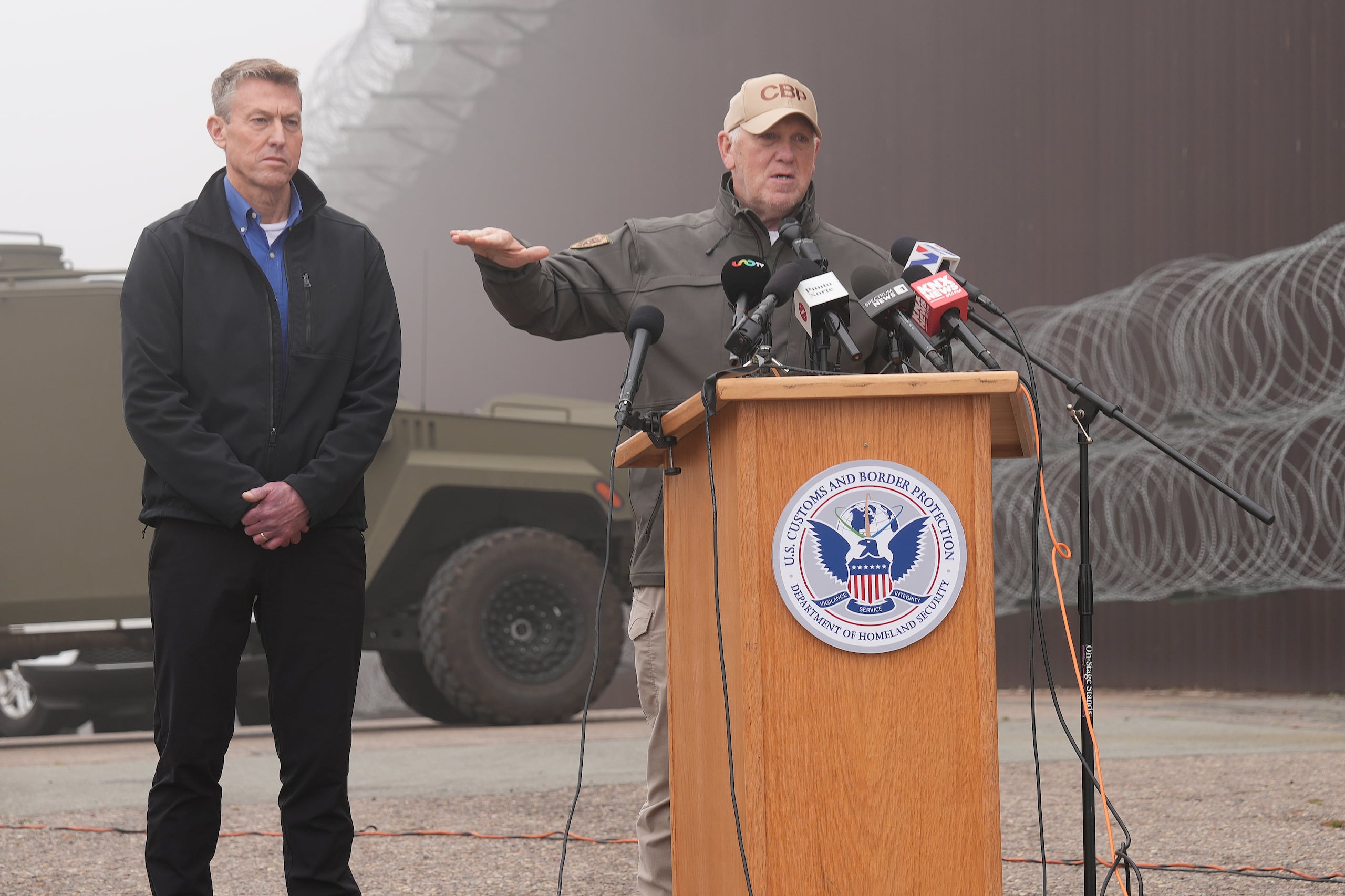 Según el encargado de la frontera, Estados Unidos ha superado las 600,000 deportaciones este año.