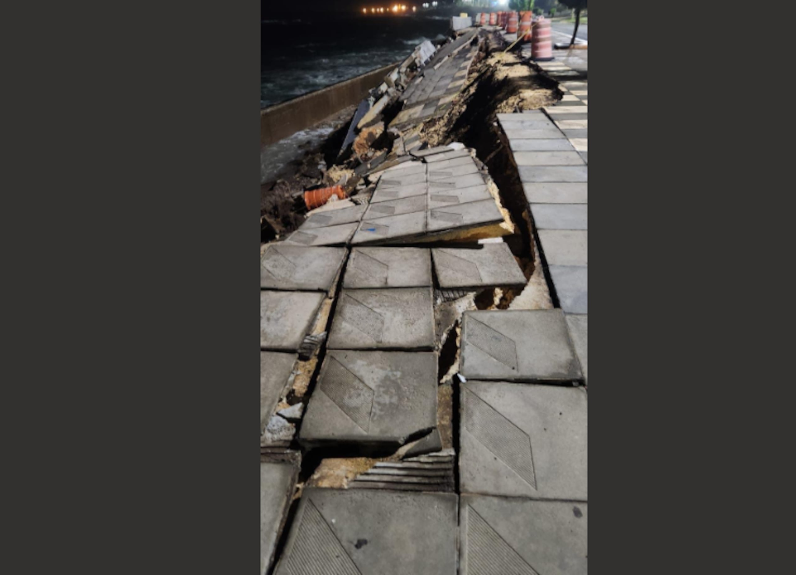 Daños en La Marginal de Arecibo por fuerte oleaje.