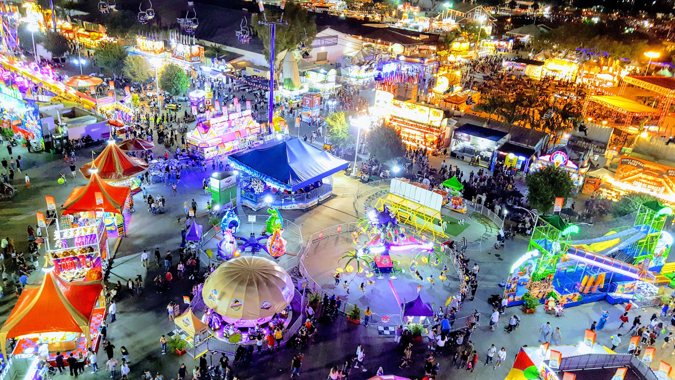 La Feria The Park regresa con sus machinas al párking del Estadio Hiram Bithorn desde el 1 de diciembre.